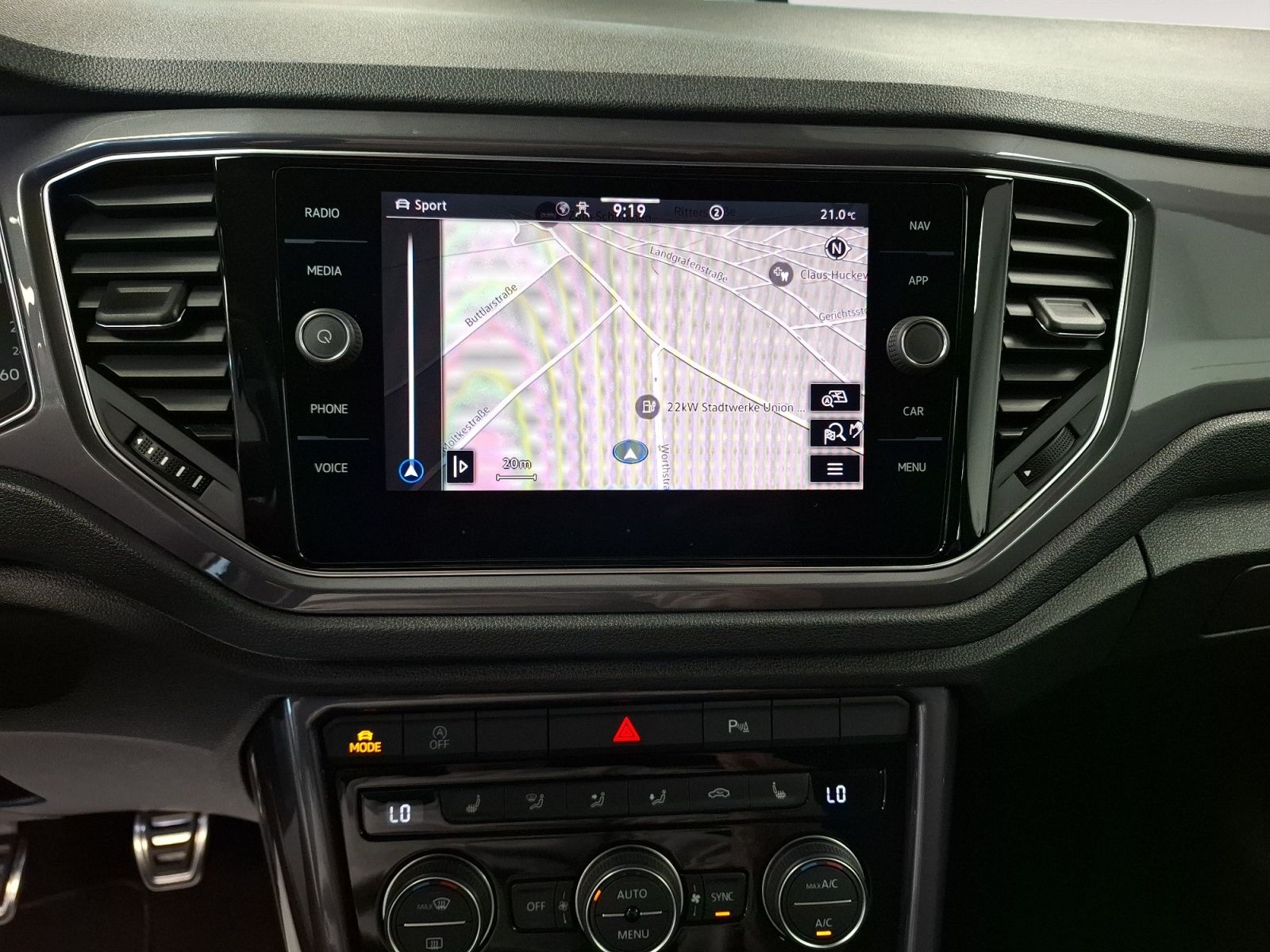 Volkswagen T-Roc 1.5 TSI Sport - Samsaru's Car Outlet
