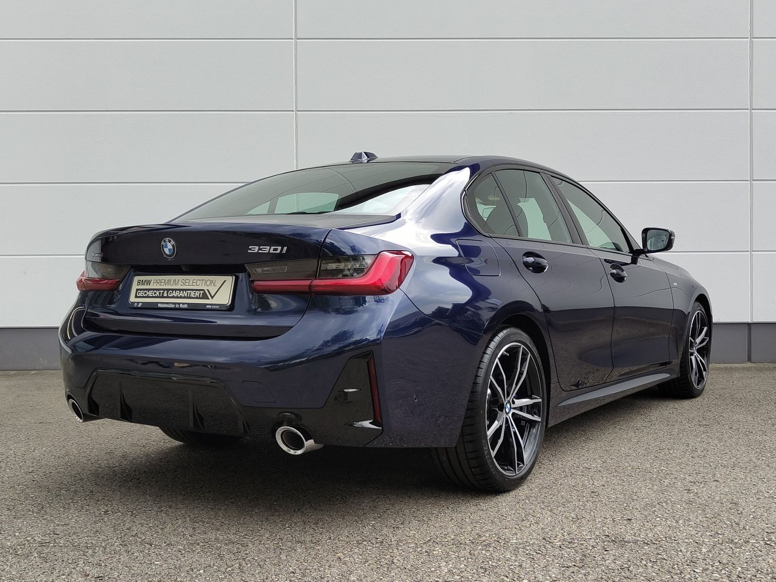BMW 330i xDrive M Sportpaket - Samsaru's Car Outlet