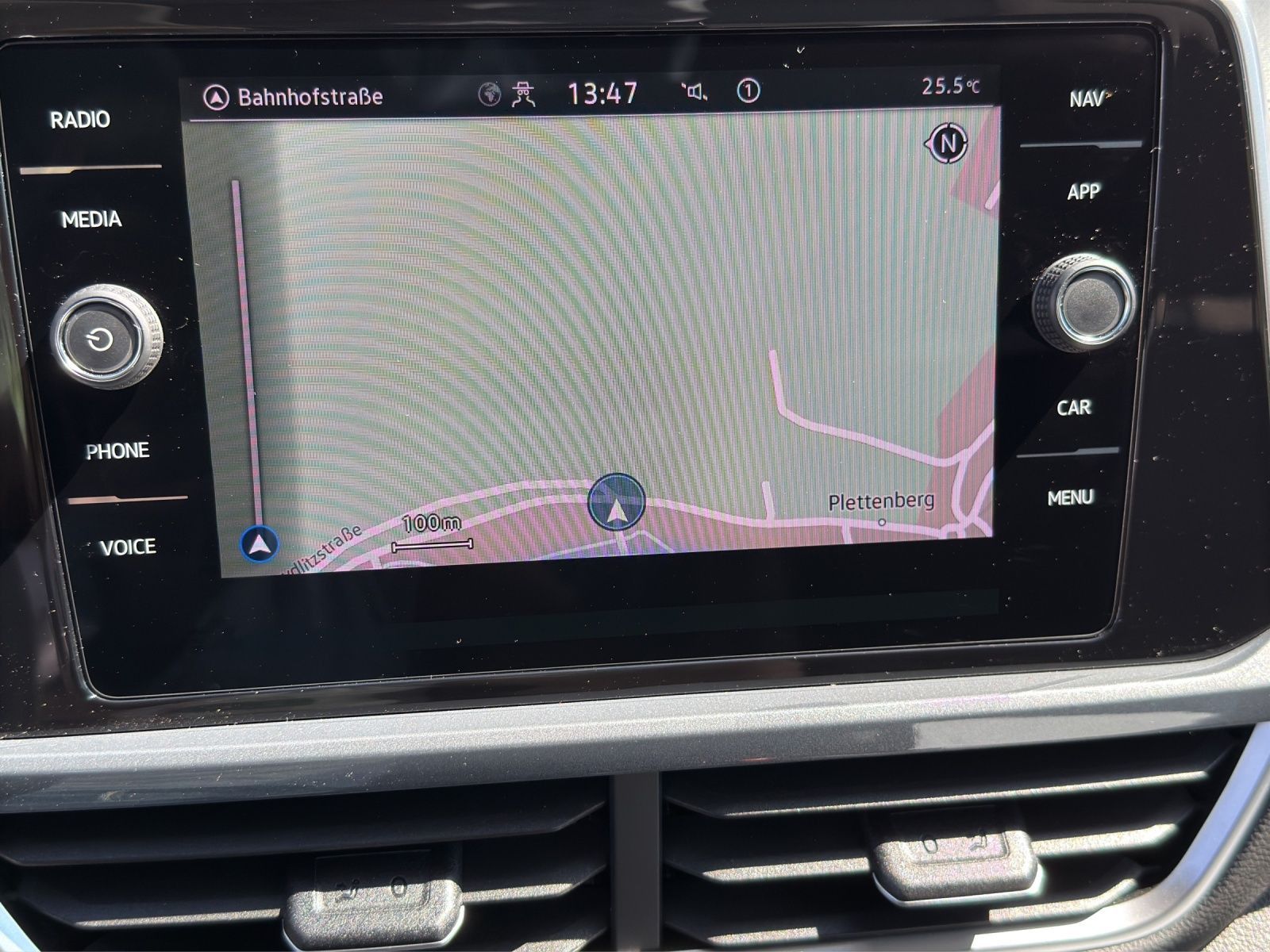 Volkswagen T-Roc 2.0 TDI DSG STYLE - Samsaru's Car Outlet