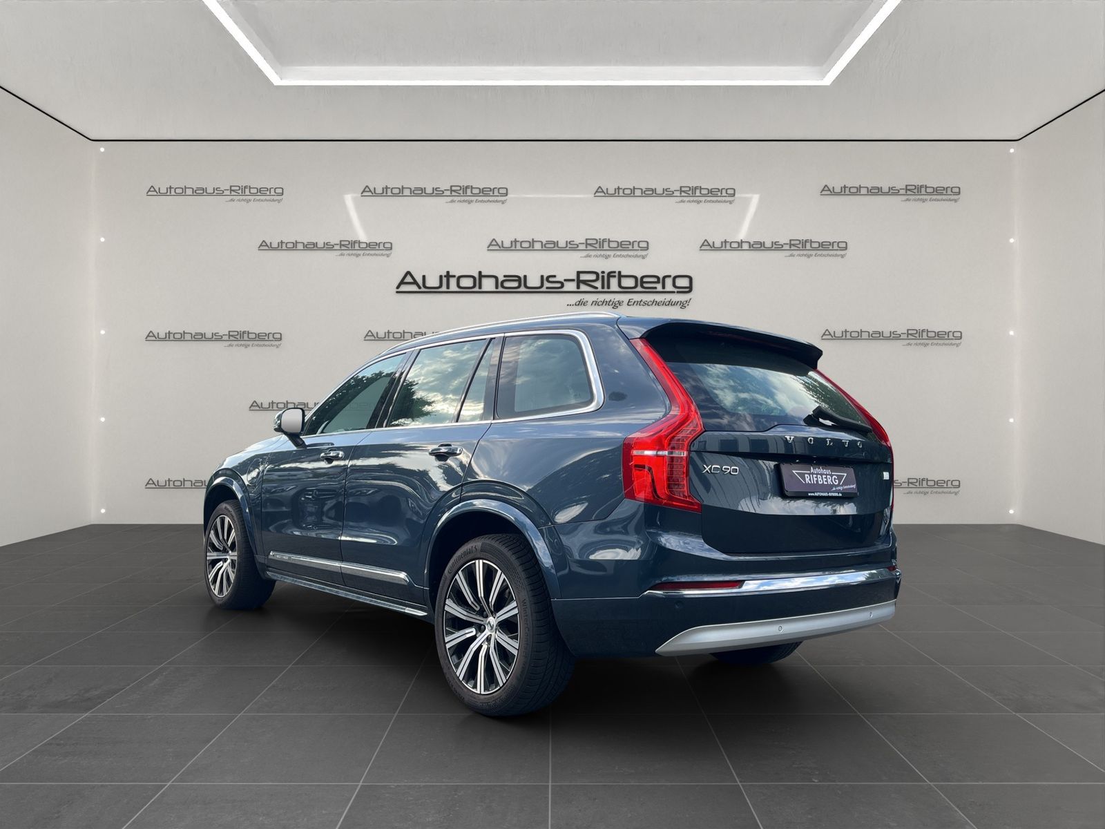 Volvo XC90 Plus Bright 8G Recharge Plug-In Hybrid AWD