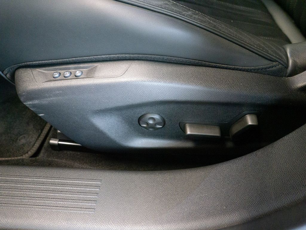 DS Automobiles DS 4 E-TENSE 225 Performance Line + MATRIX-LED