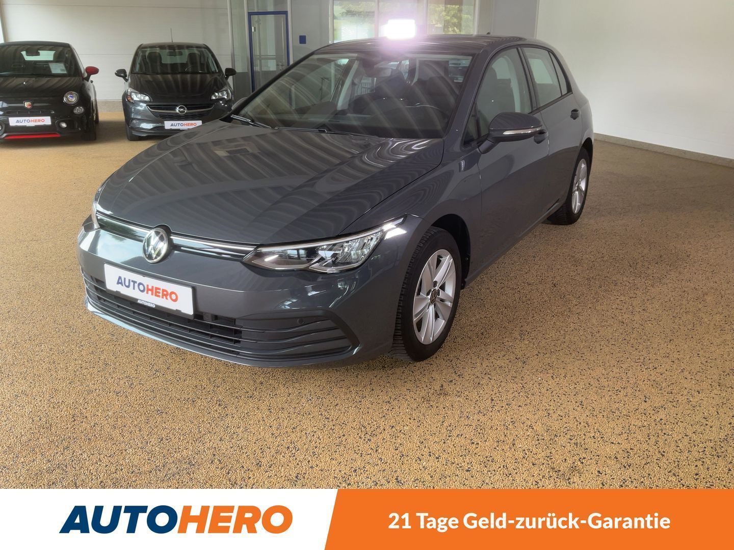 Volkswagen Golf VIII 1.5 TSI ACT Life - Samsaru's Car Outlet