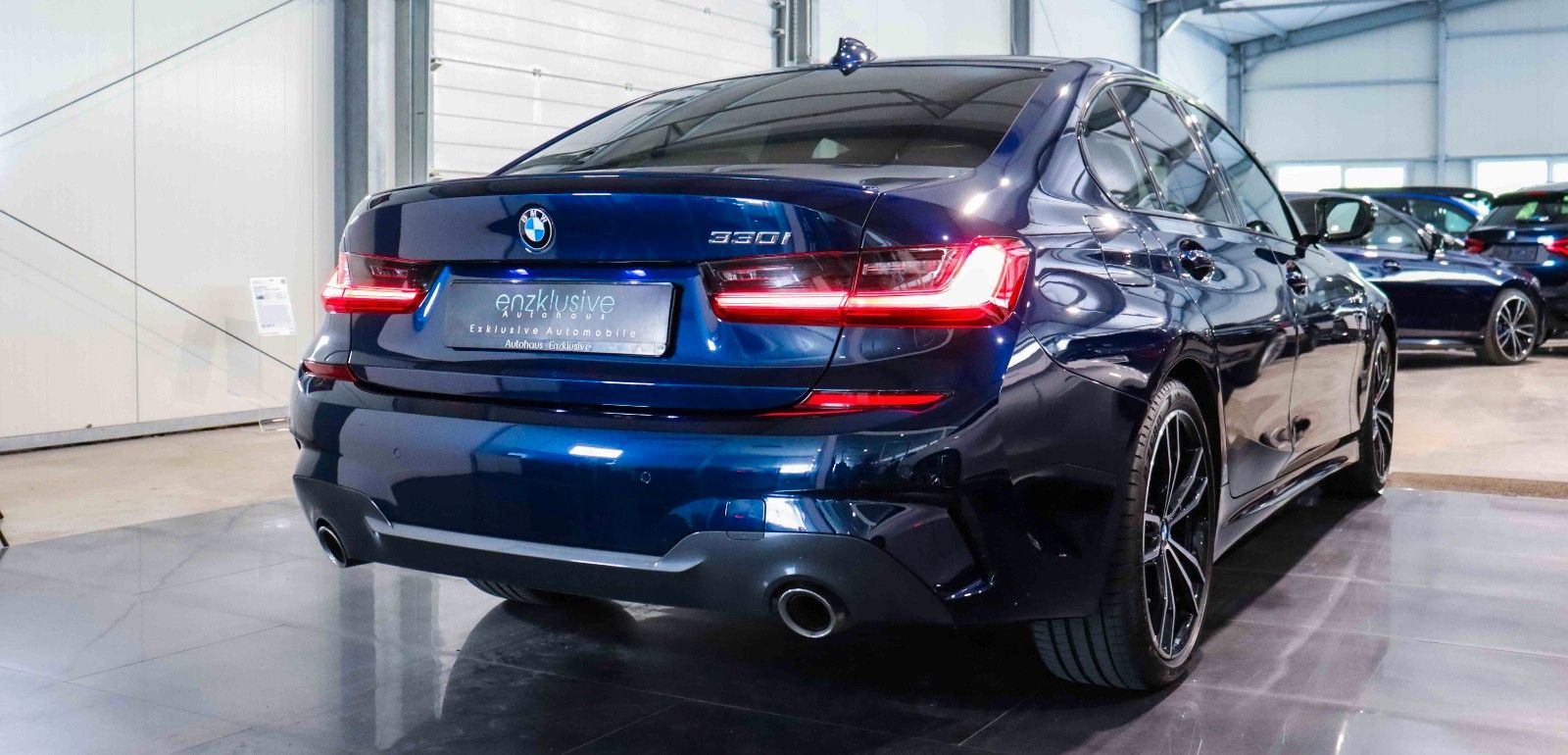 BMW 330i M SPORT SHADOW - Samsaru's Car Outlet