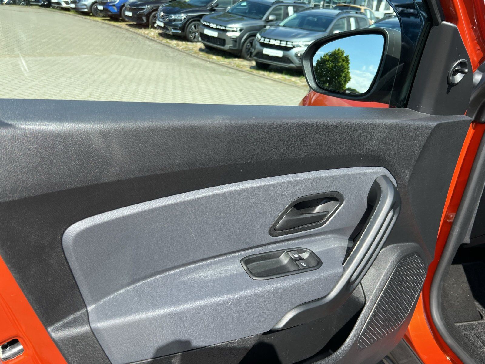 Dacia Duster TCe 100 ECO-G Essential - Samsaru's Car Outlet