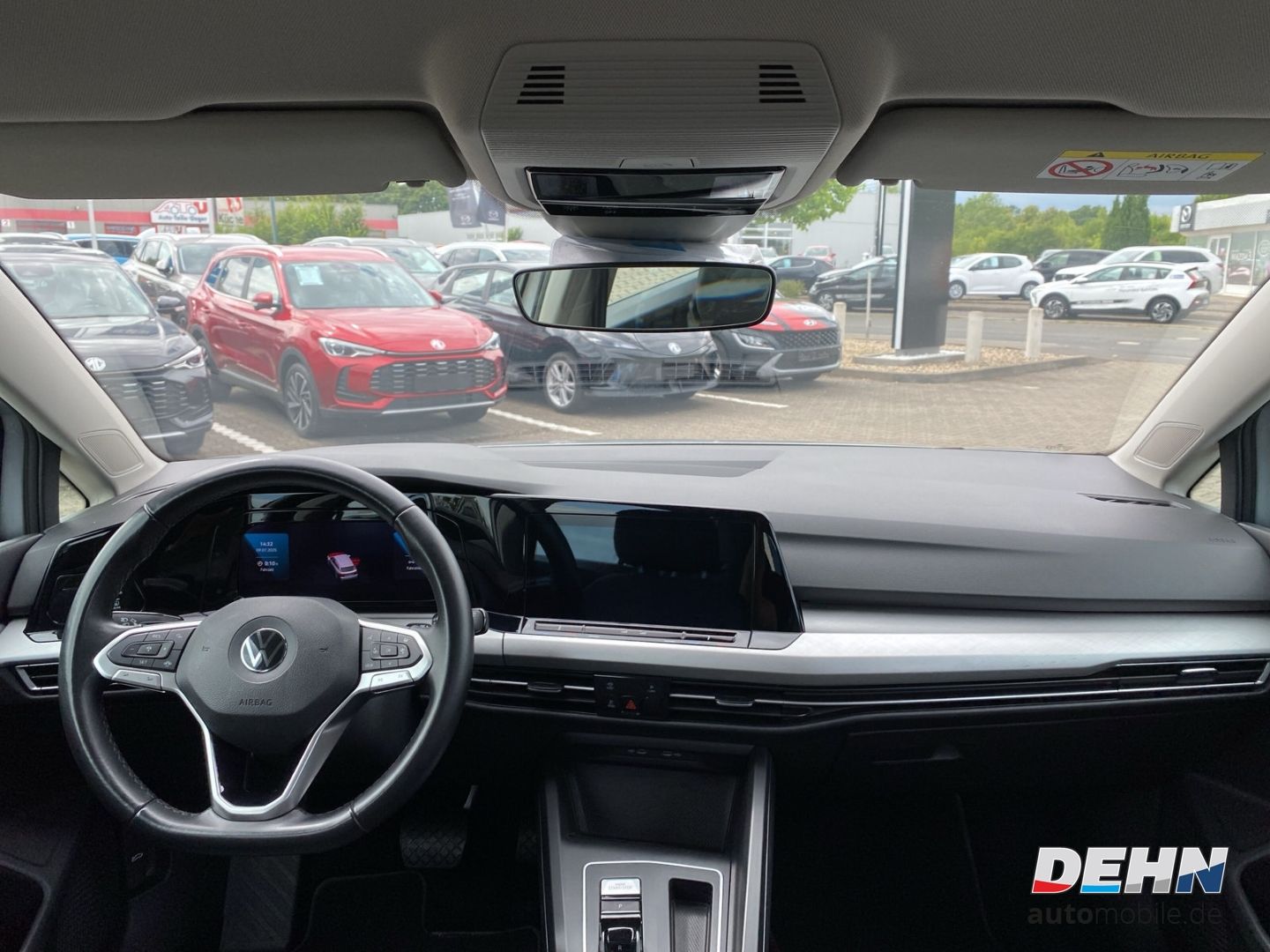 Volkswagen Golf Variant VIII 1.0 ETSI MHD DSG Life - Samsaru's Car Outlet