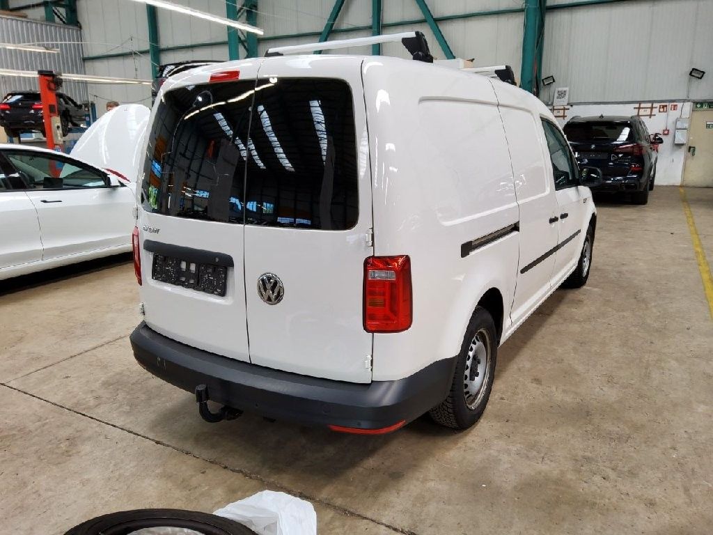 Volkswagen Caddy Maxi 2.0 TDI DSG - Samsaru's Car Outlet
