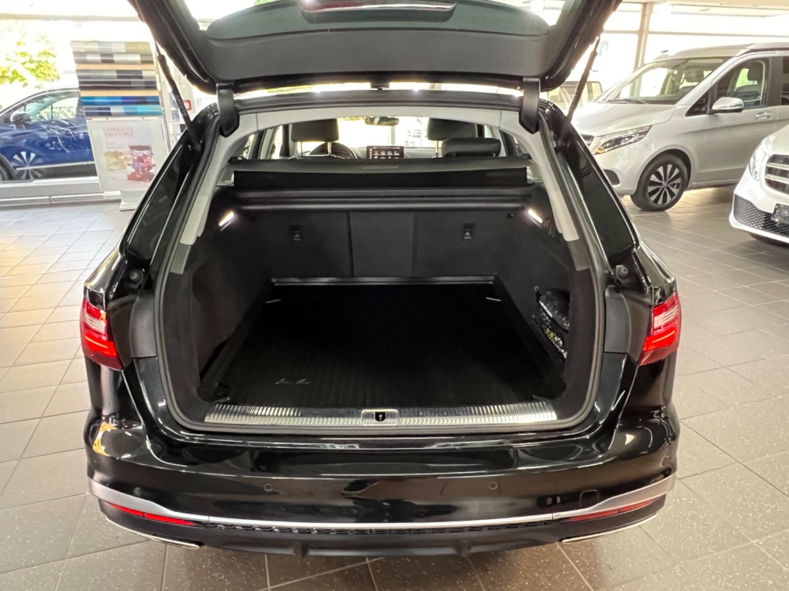 Audi A4 Avant 35 TDI S line - Samsaru's Car Outlet