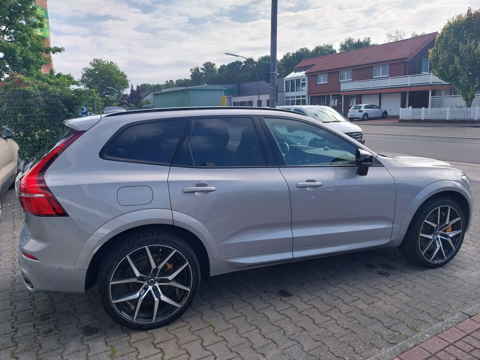 Volvo XC60 Polestar Engineered Recharge Plug-In Hybrid