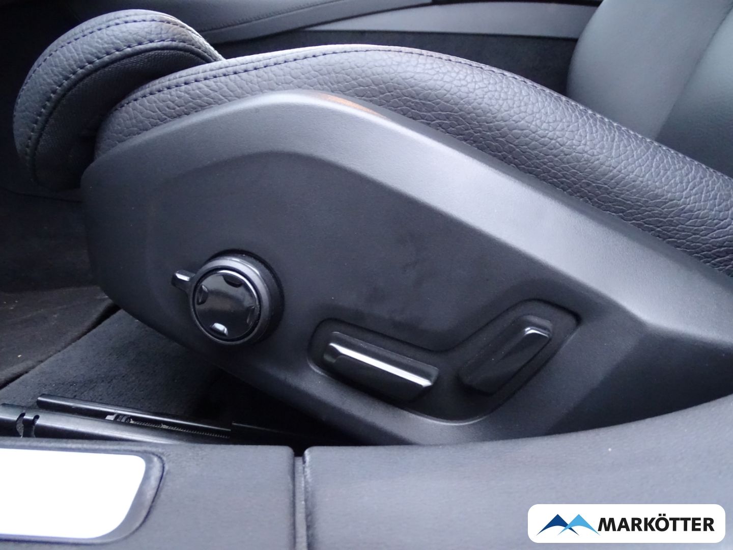 Volvo V60 T8 Plus Bright Recharge AWD/AHK/360°CAM/