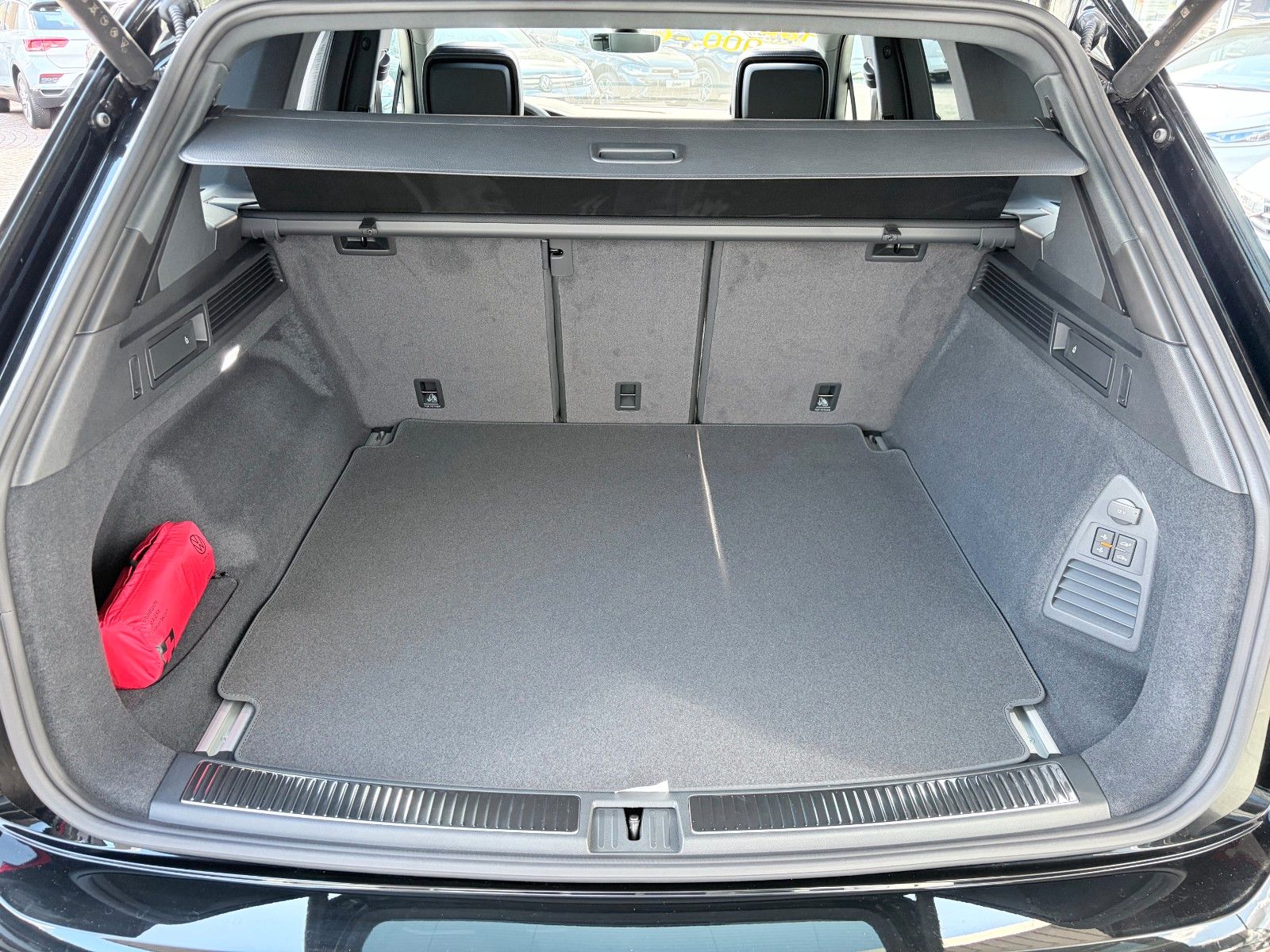 Volkswagen Touareg R-Line 3.0 V6 TDI 4x4 FINAL EDITION