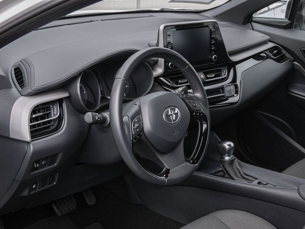 Toyota C-HR HYBRID Flow - Samsaru's Car Outlet