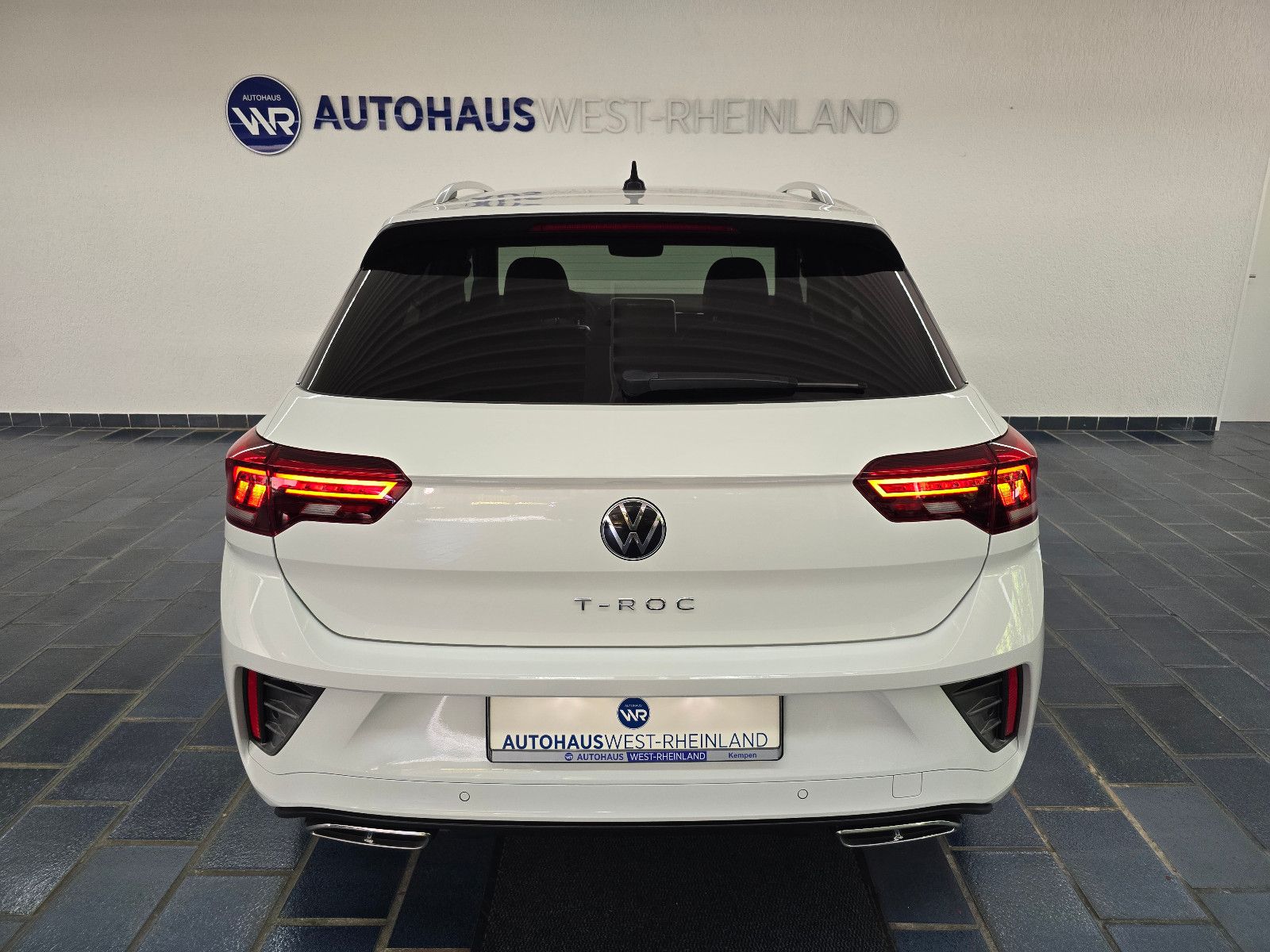 Volkswagen T-Roc R-Line Sport - Samsaru's Car Outlet