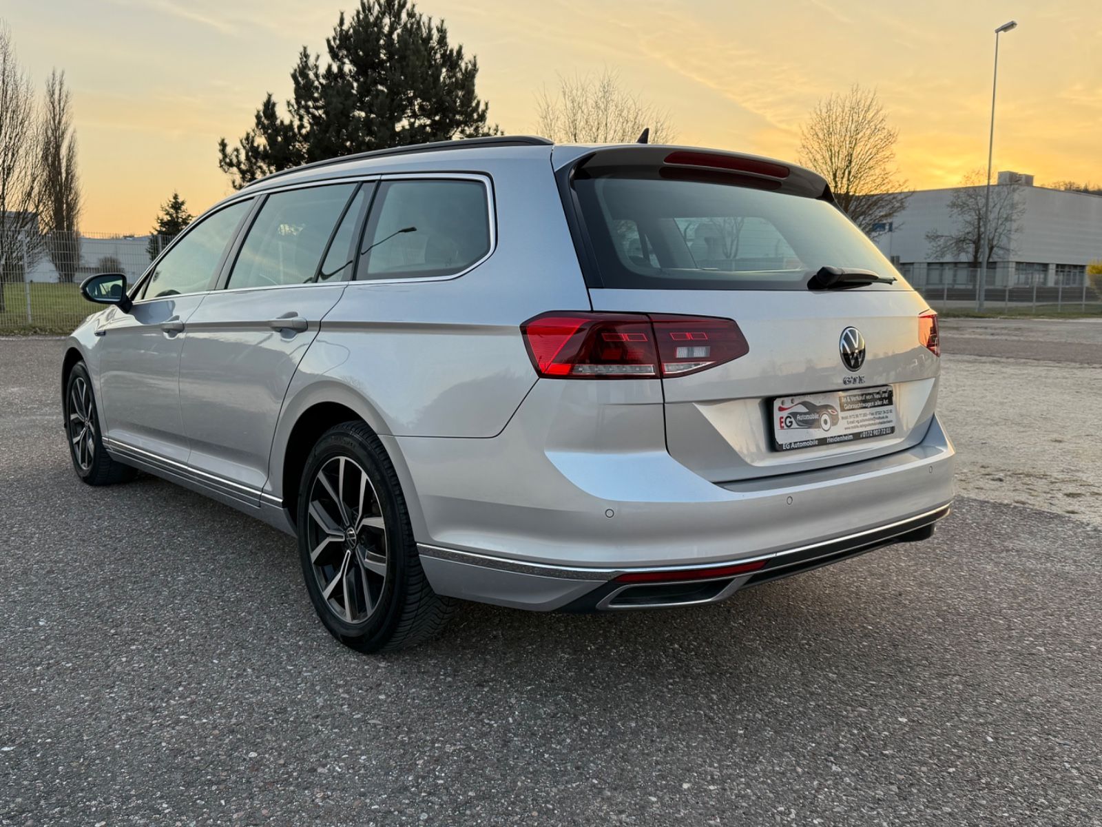 Volkswagen Passat Variant GTE Business - Samsaru's Car Outlet