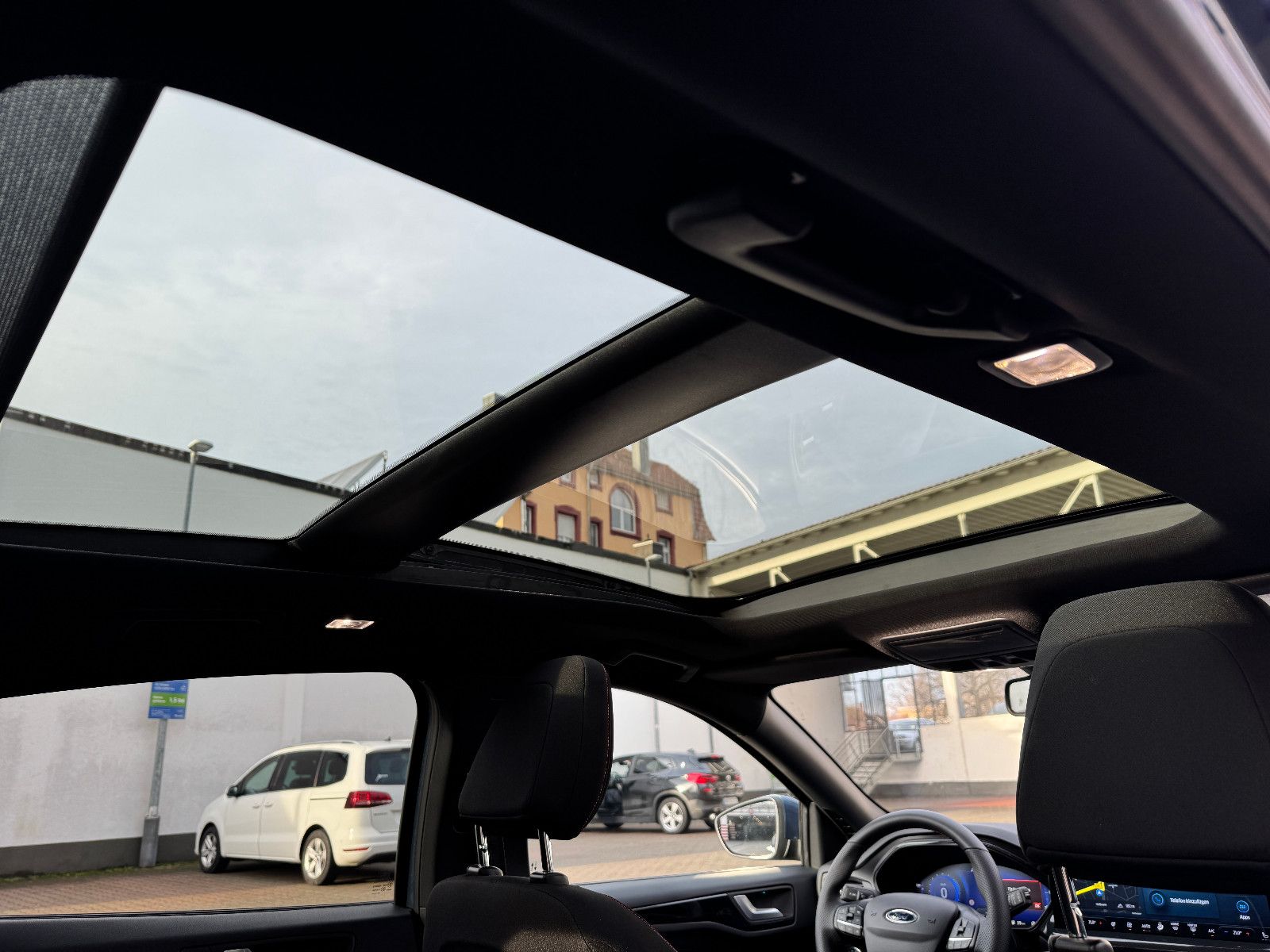 Ford Focus Aut. ST-Line X PANO/AHK/MATRIX/NAVI/KAMERA