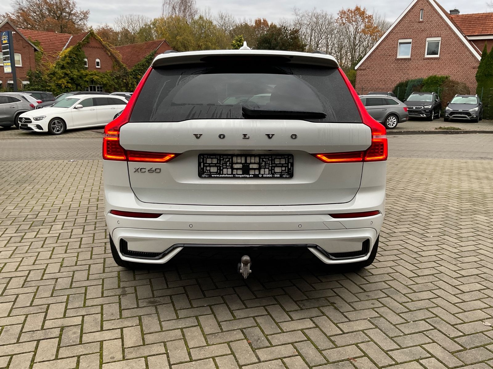 Volvo XC 60 XC60 R Design AWD,AHK,Kamera,Pano,LED