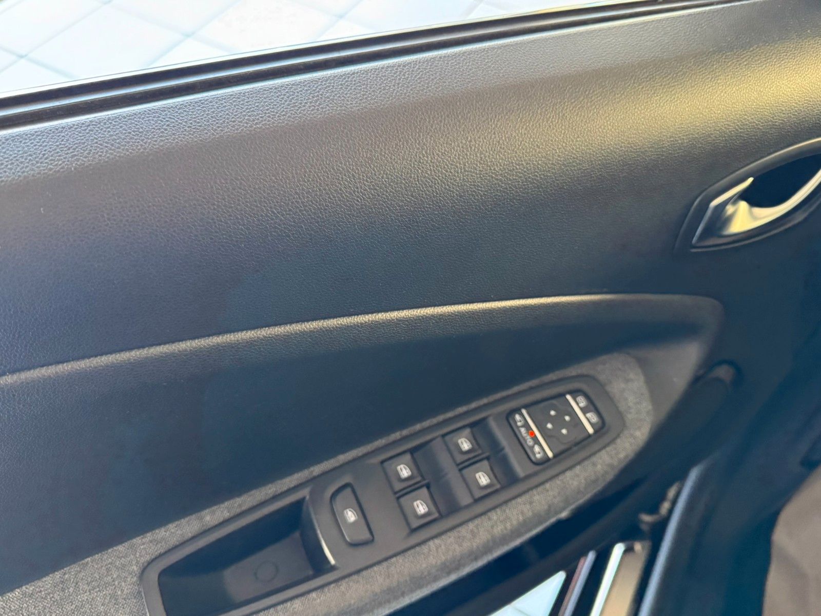 Renault ZOE Zoe Intens - Samsaru's Car Outlet