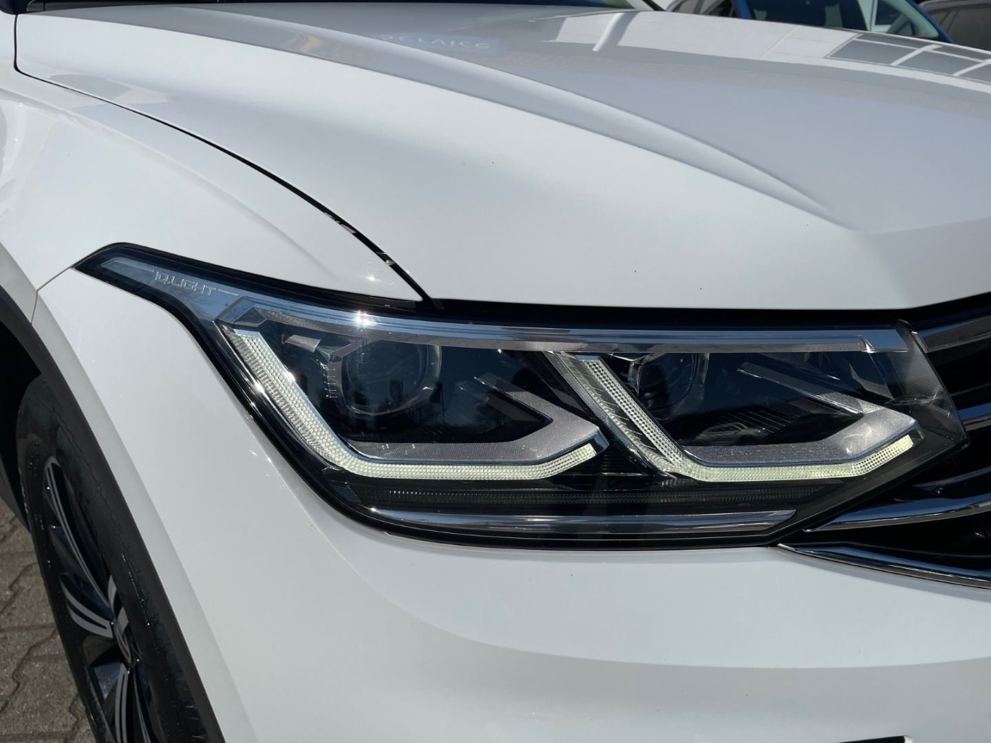 Volkswagen Tiguan Elegance 1.5 TSI - Samsaru's Car Outlet