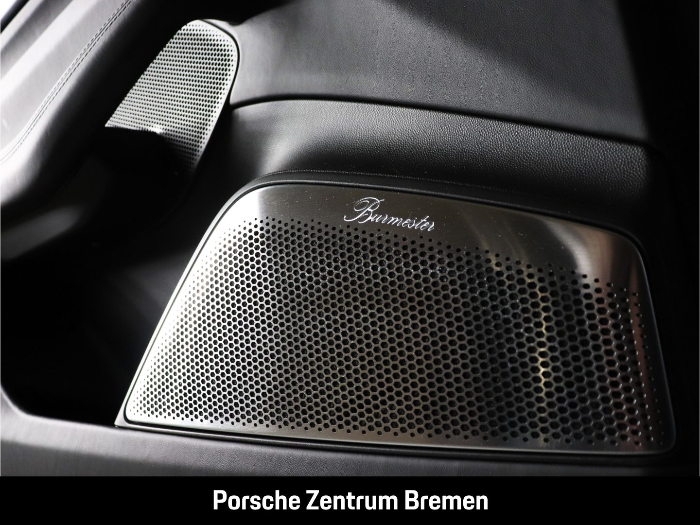 Porsche Macan Turbo - Samsaru's Car Outlet