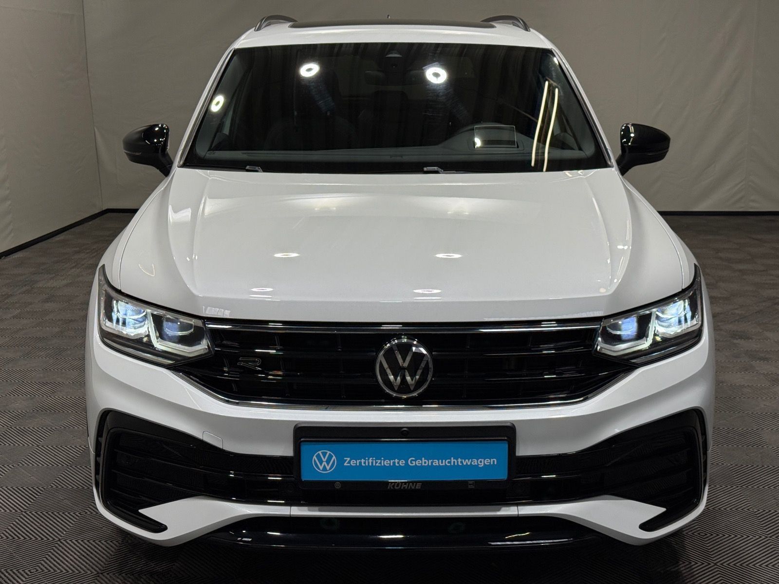 Volkswagen Tiguan R-Line 1.4 TSI eHybrid - Samsaru's Car Outlet
