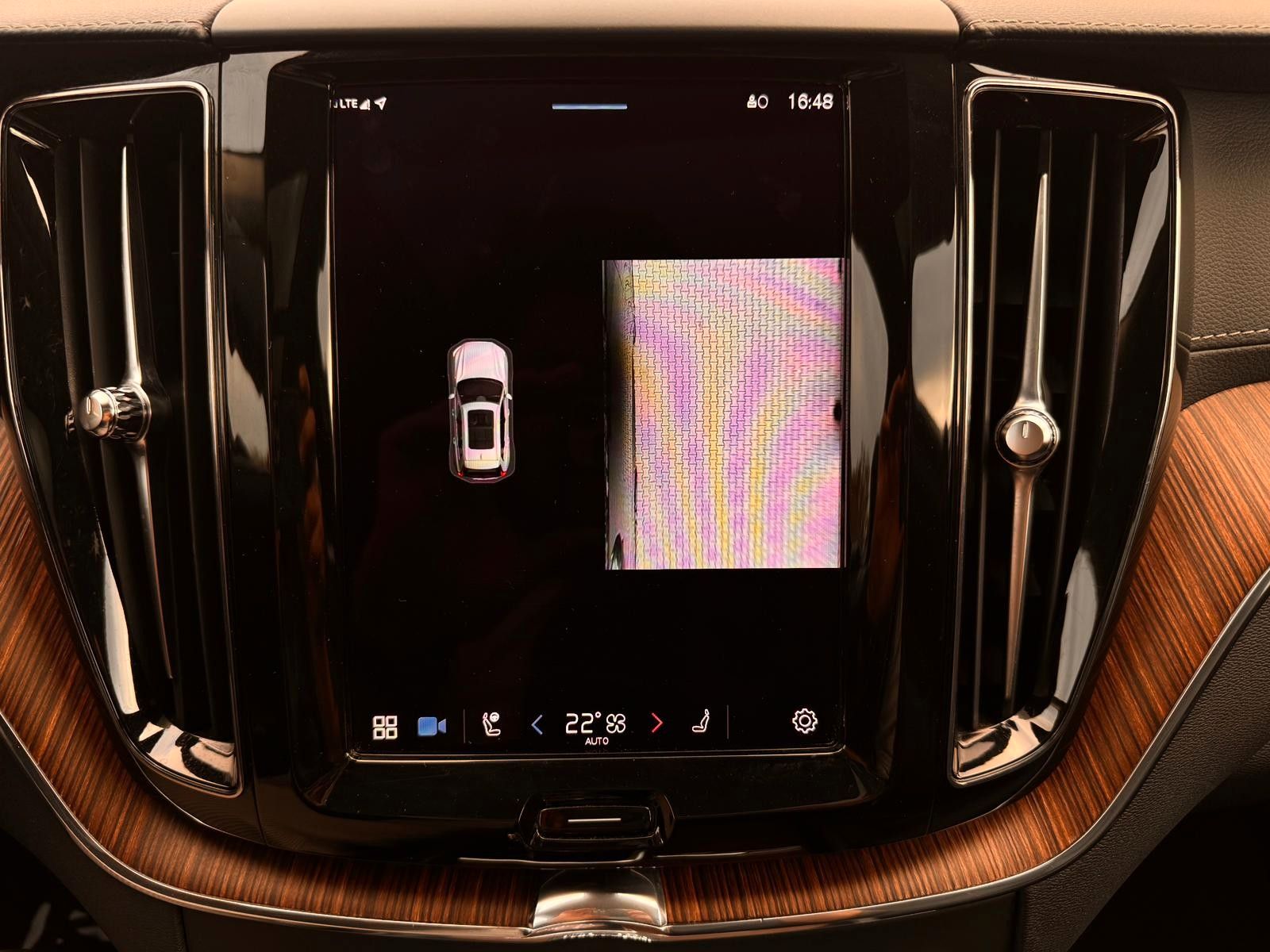 Volvo XC60 Ultimate Dark AWD AHK°PANO°HUD°360°STANDHZG