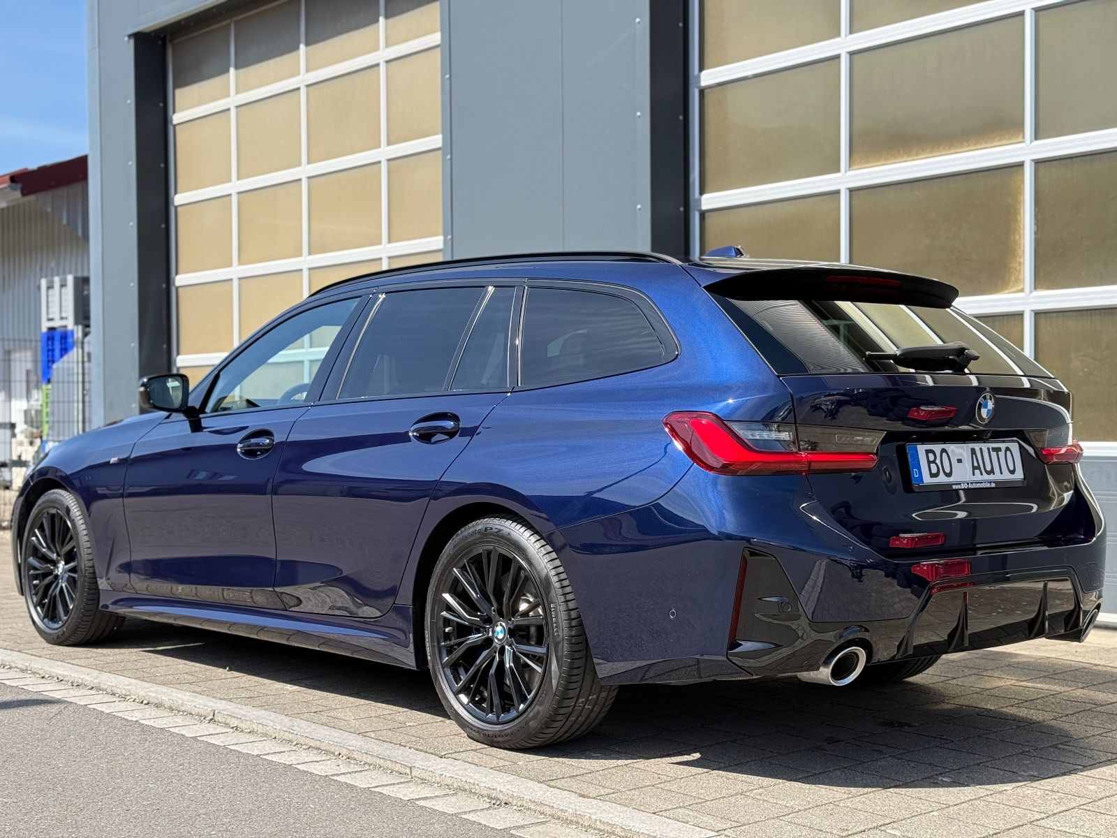 BMW 320 d xDrive M-SPORT - Samsaru's Car Outlet