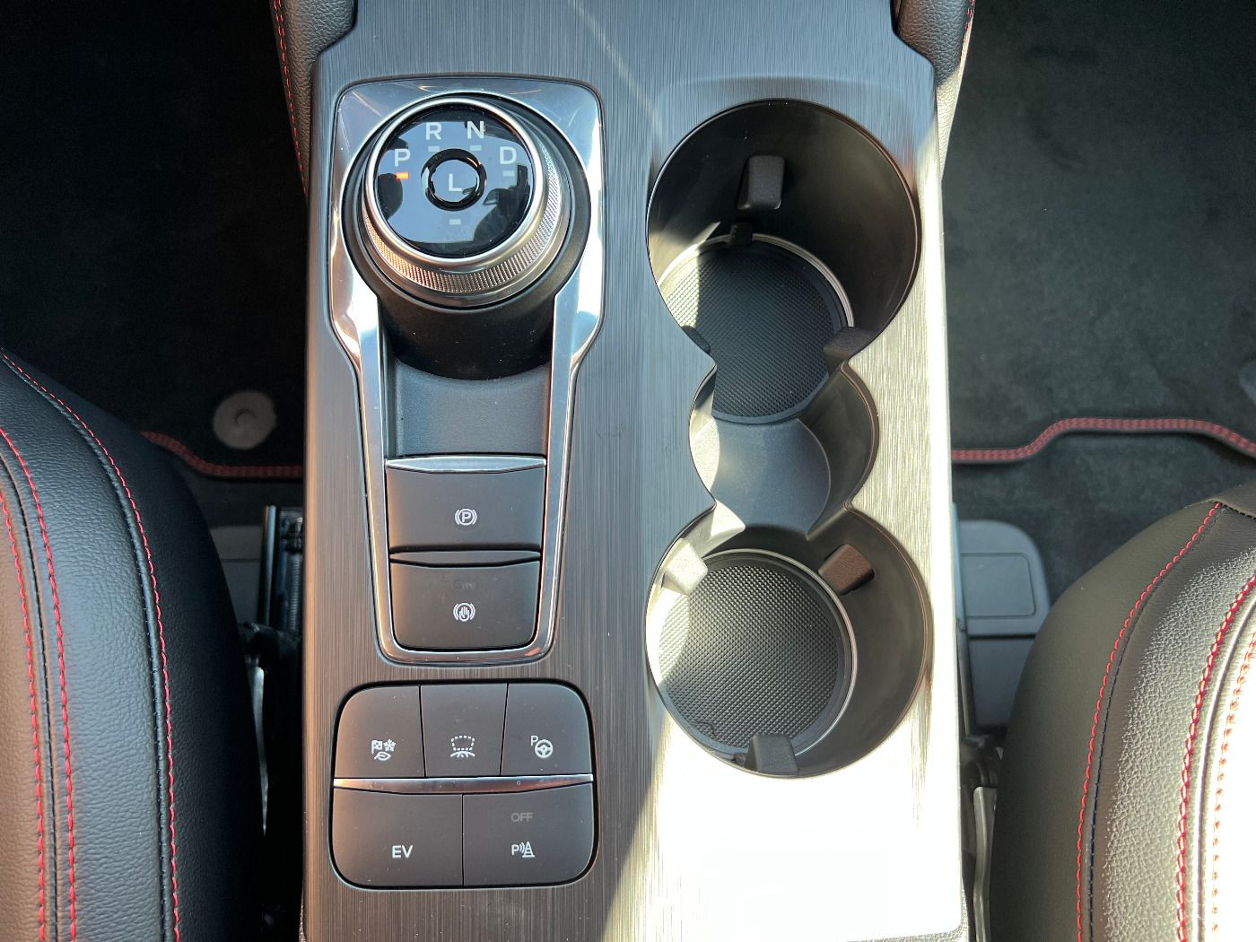 Ford KUGA ST-Line X - Samsaru's Car Outlet