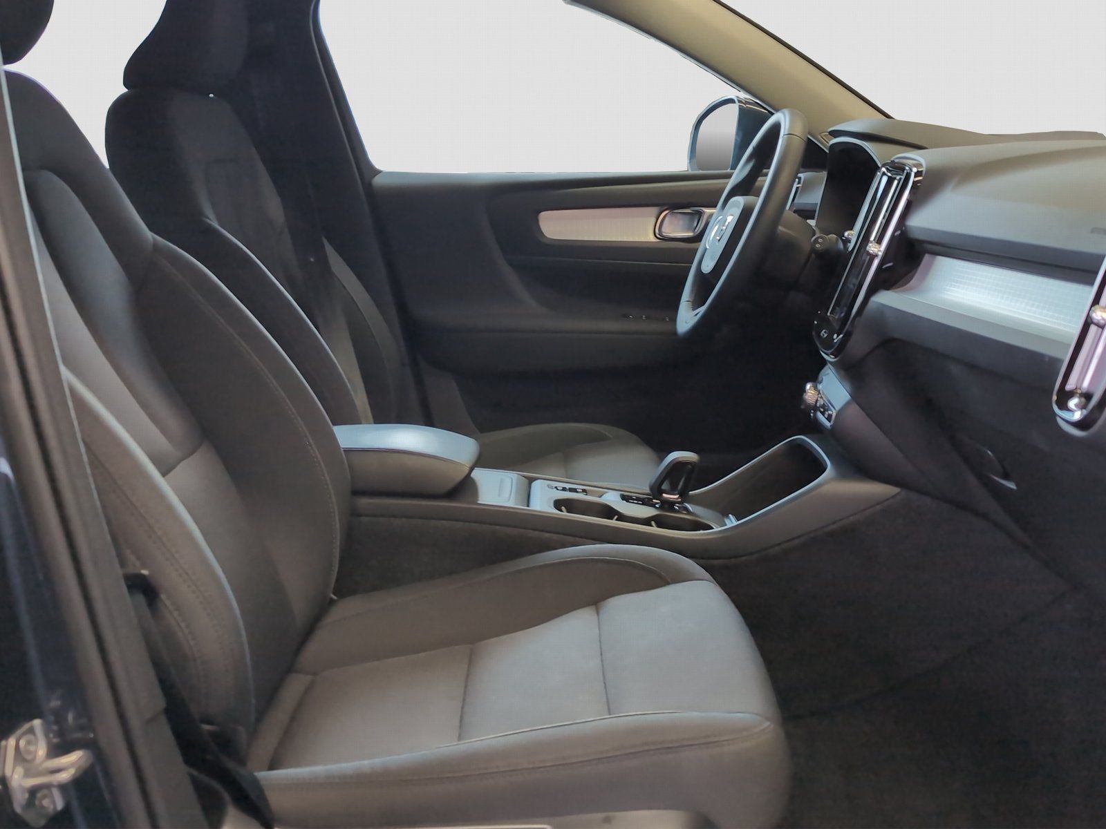 Volvo XC40+T3+Momentum+Pro+Aut+18"GJR+AHK+Kamera+NSW++