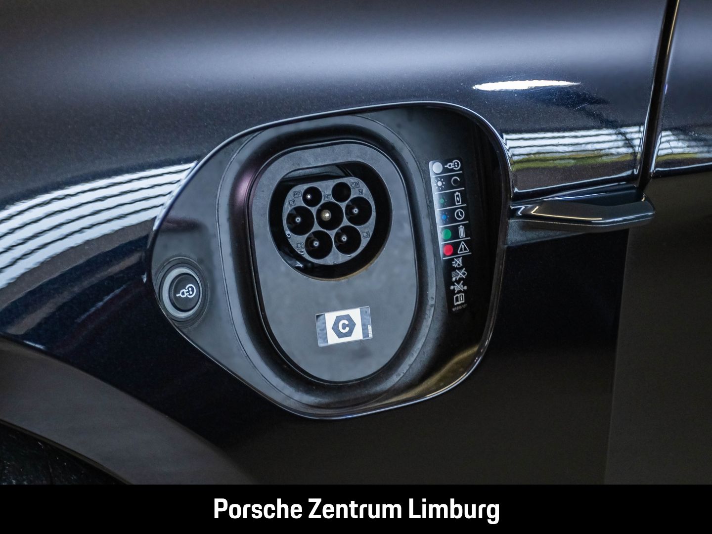 Porsche Taycan Turbo S Panorama Performancebatterie+ LED