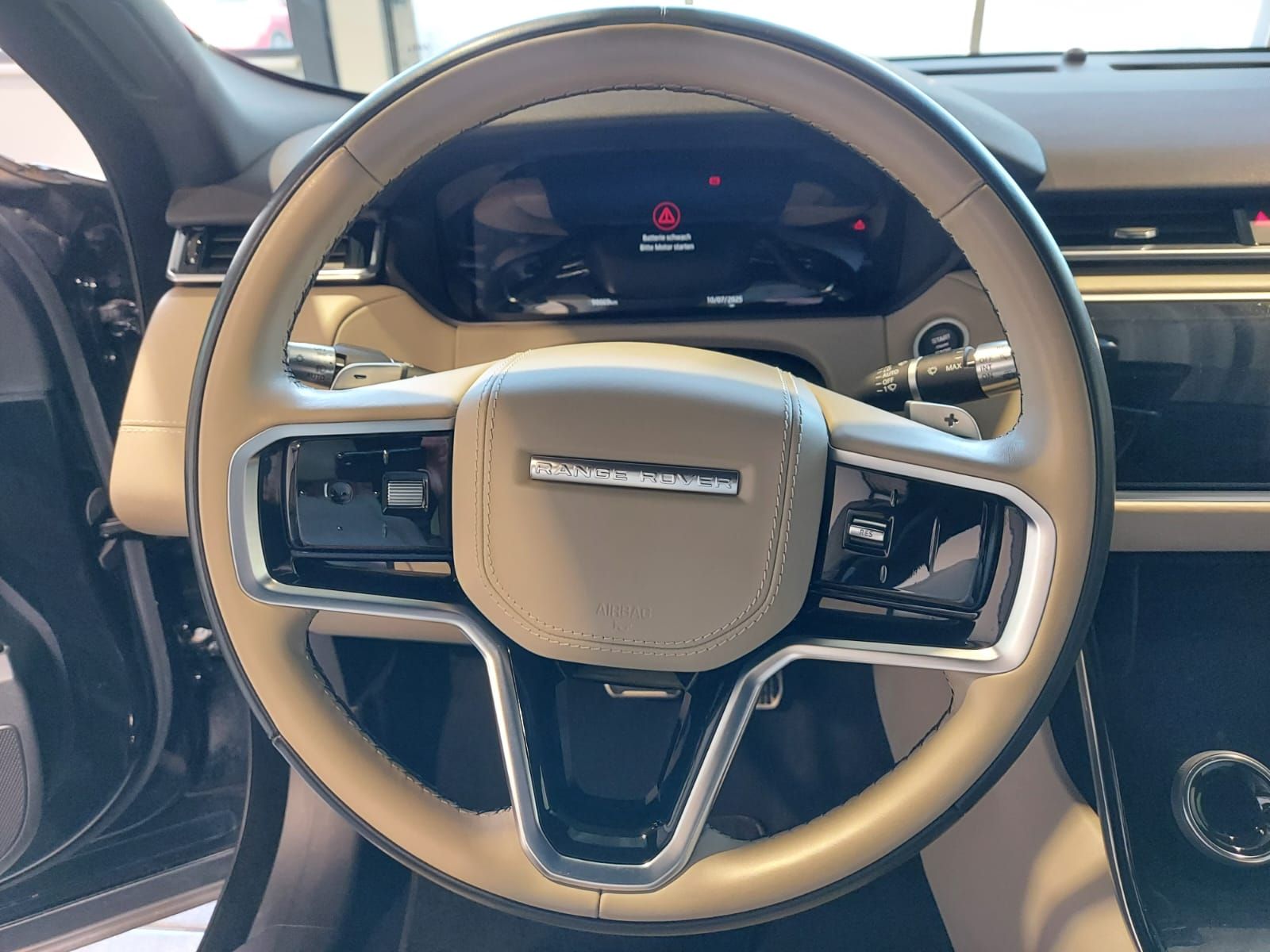 Range Rover Velar 2.0d D200 Edition - Samsaru's Car Outlet