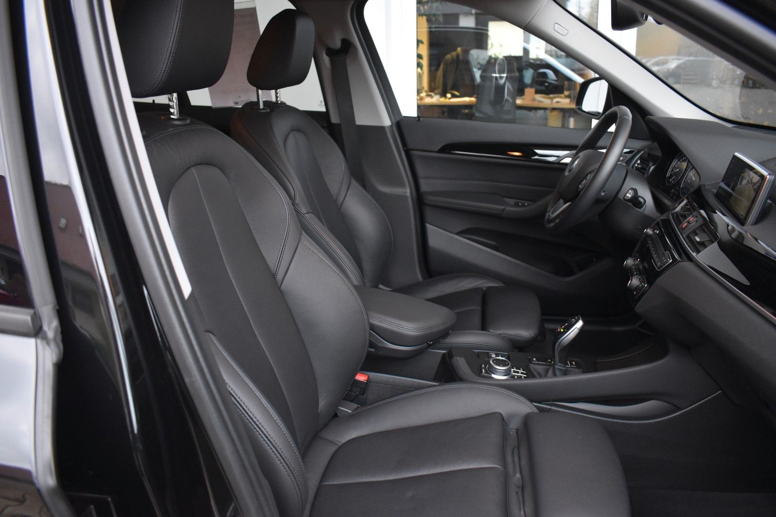 BMW X1 xDrive20i Aut. Advantage - Samsaru's Car Outlet