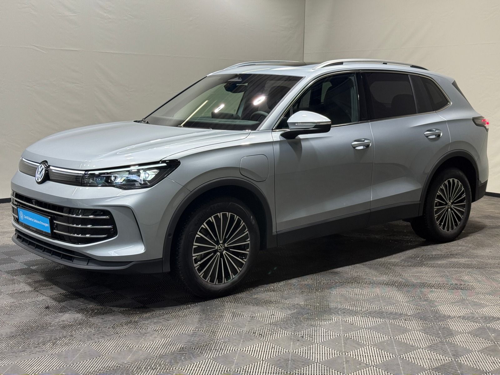 Volkswagen Tiguan Elegance 1.5 eHybrid | AHK MATRIX ACC DCC