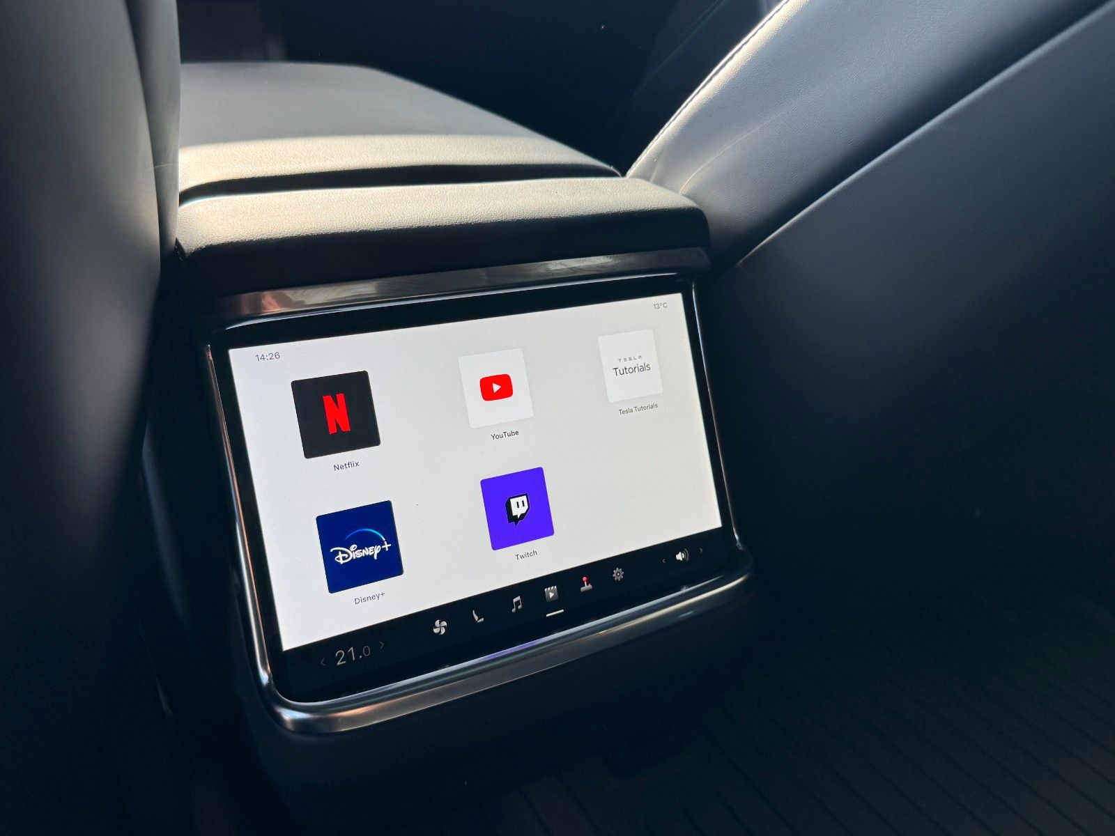 Tesla MODEL S PLAID | CARBON | 21" ARACHNID | TOW |