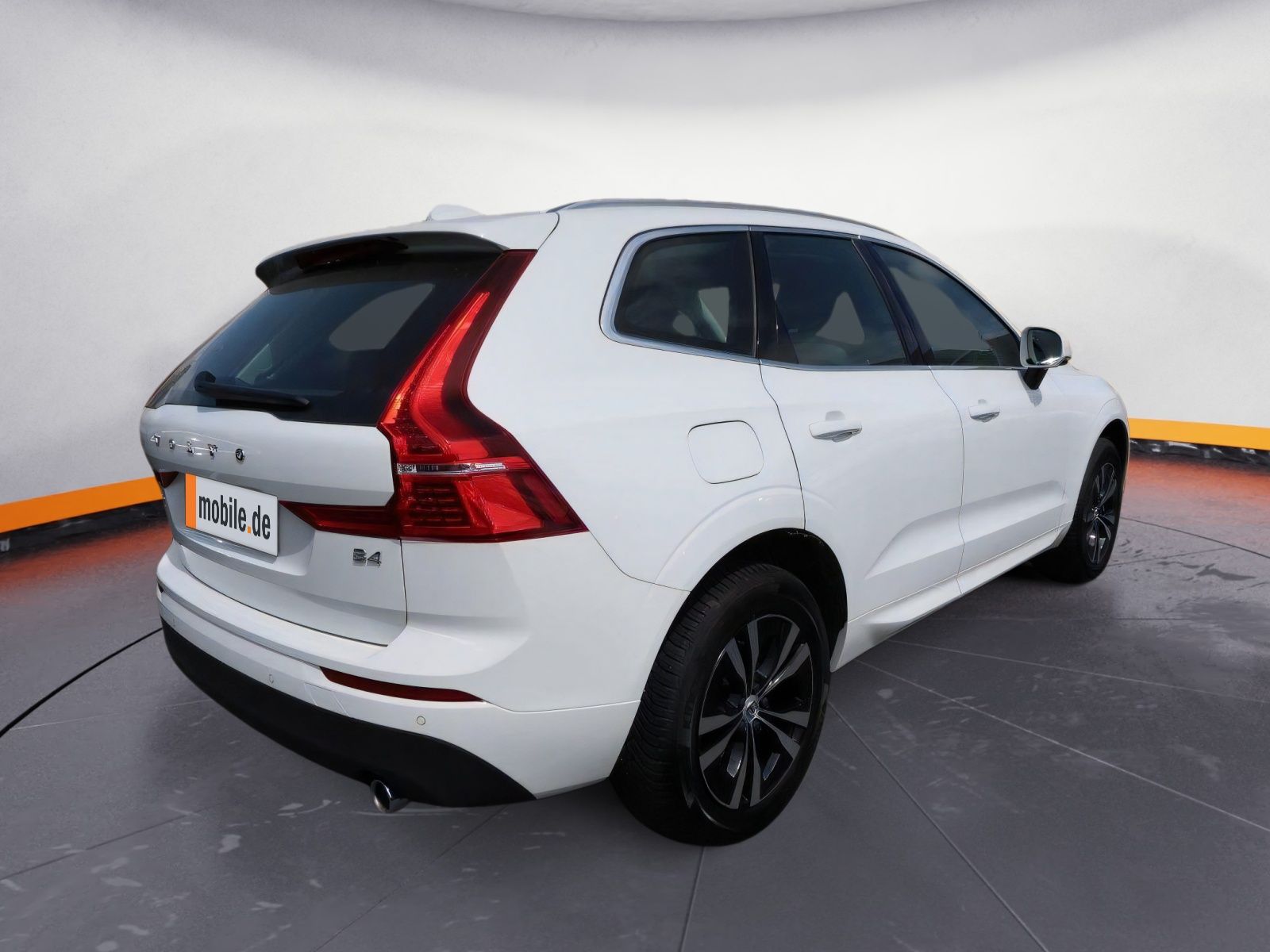 Volvo XC60 2.0 B4 Momentum Pro - Samsaru's Car Outlet