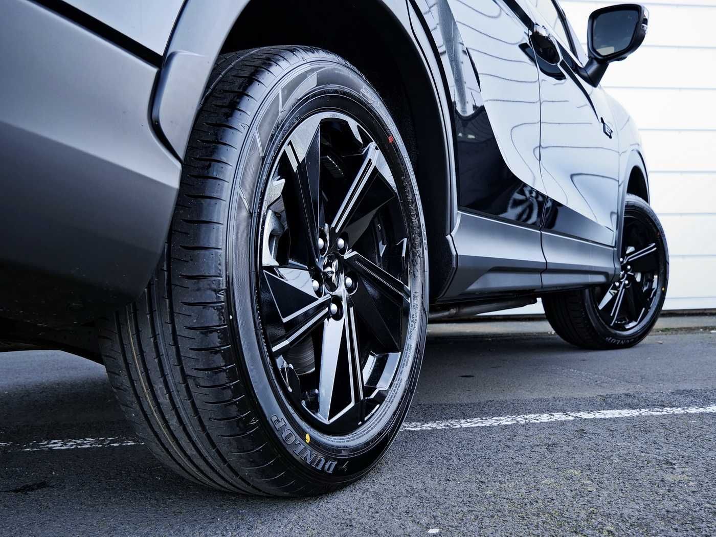 Mitsubishi Eclipse Cross Plug-In Hybrid Select Black ALLRAD