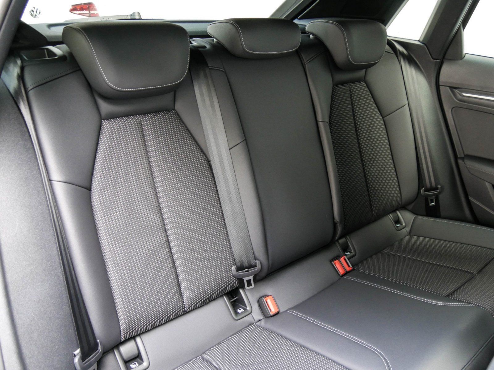 Audi A3 Sportback 35 TFSI S-Line Black - Samsaru's Car Outlet
