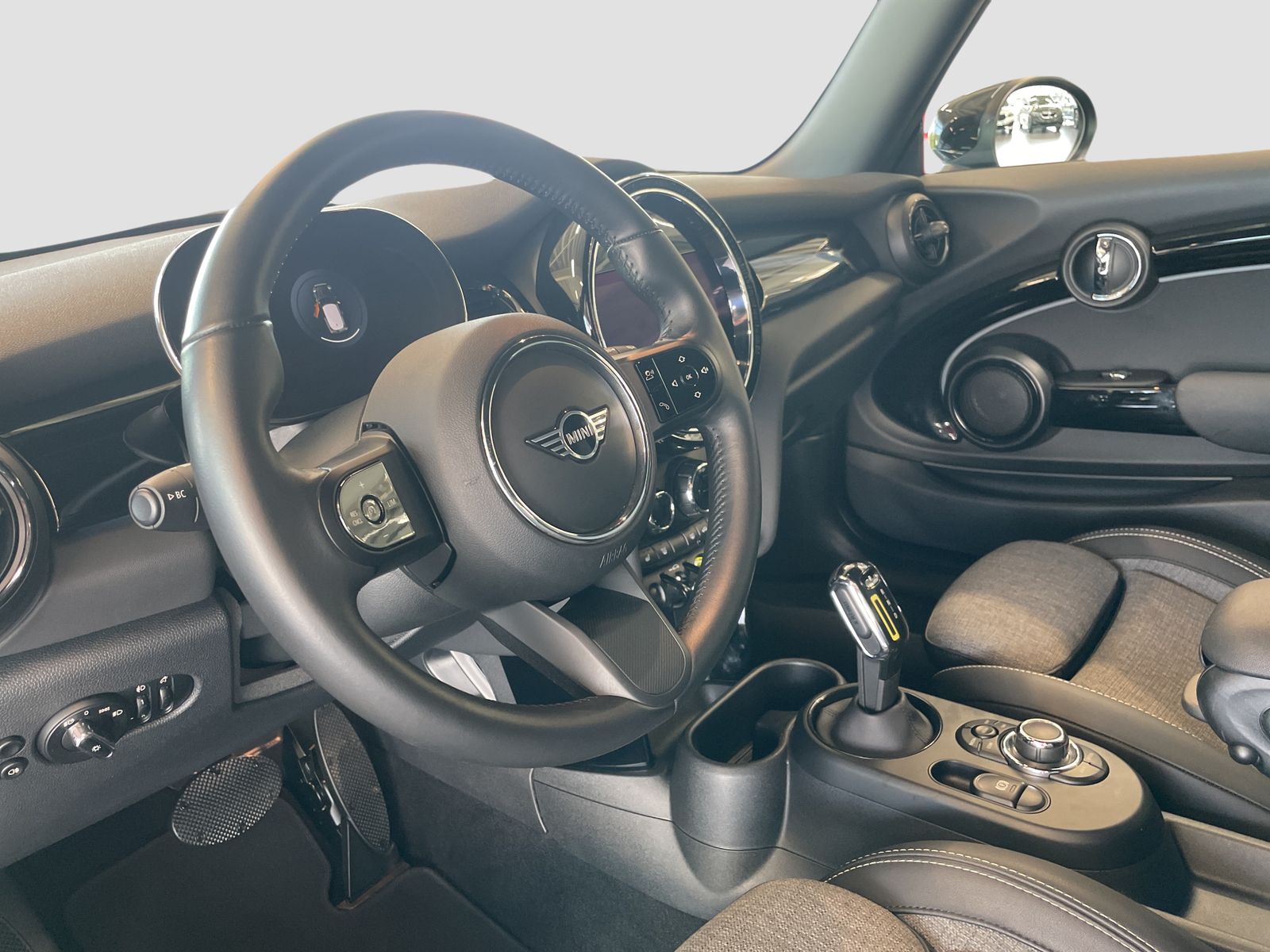 MINI Cooper SE - Samsaru's Car Outlet