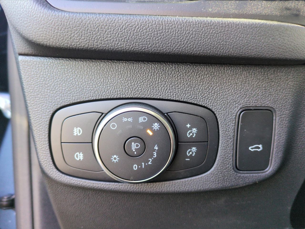 Ford Focus Turnier 1.5 EcoBlue Active X Automatik LED