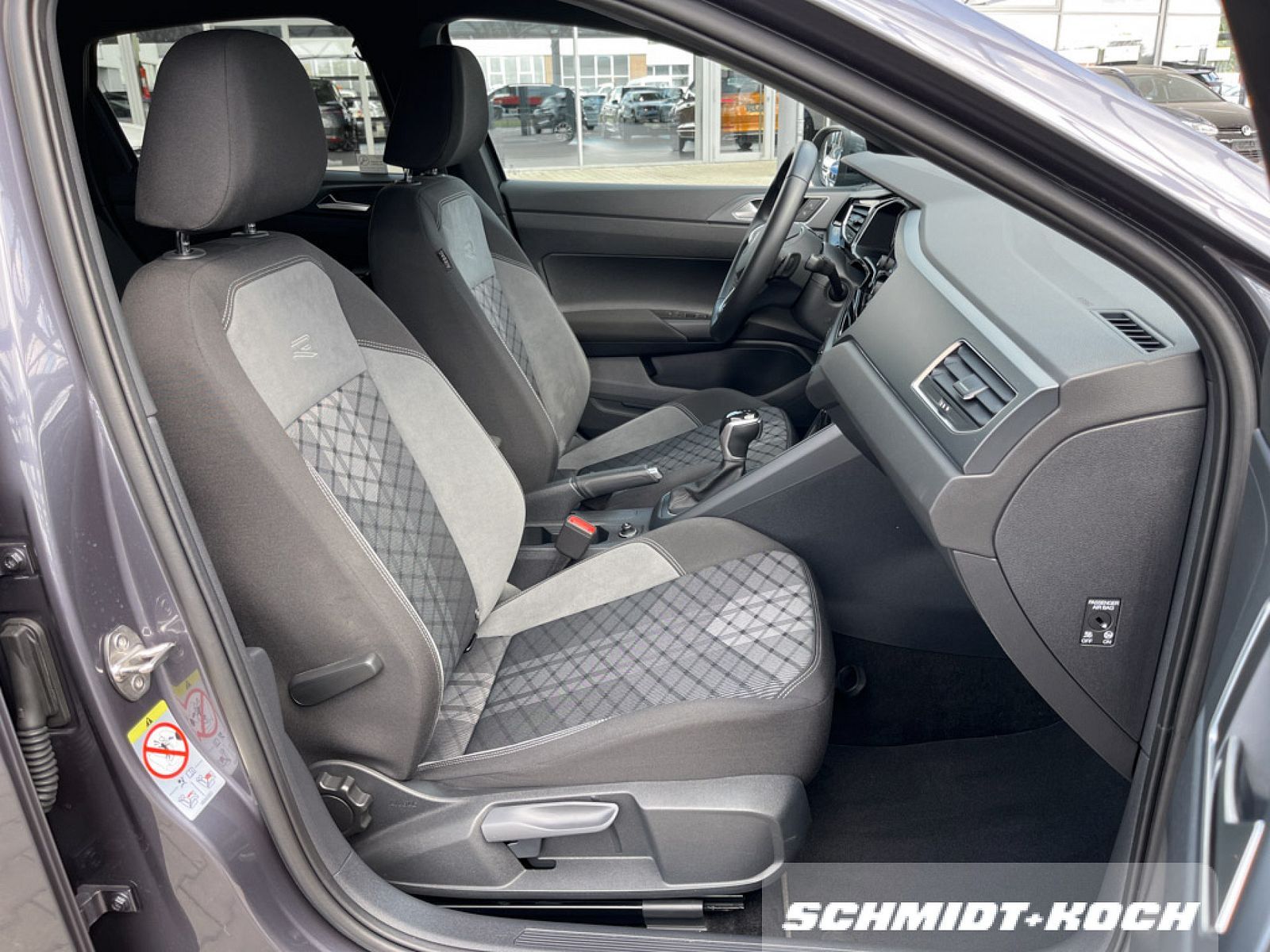 Volkswagen Taigo 1.5 TSI R-Line - Samsaru's Car Outlet