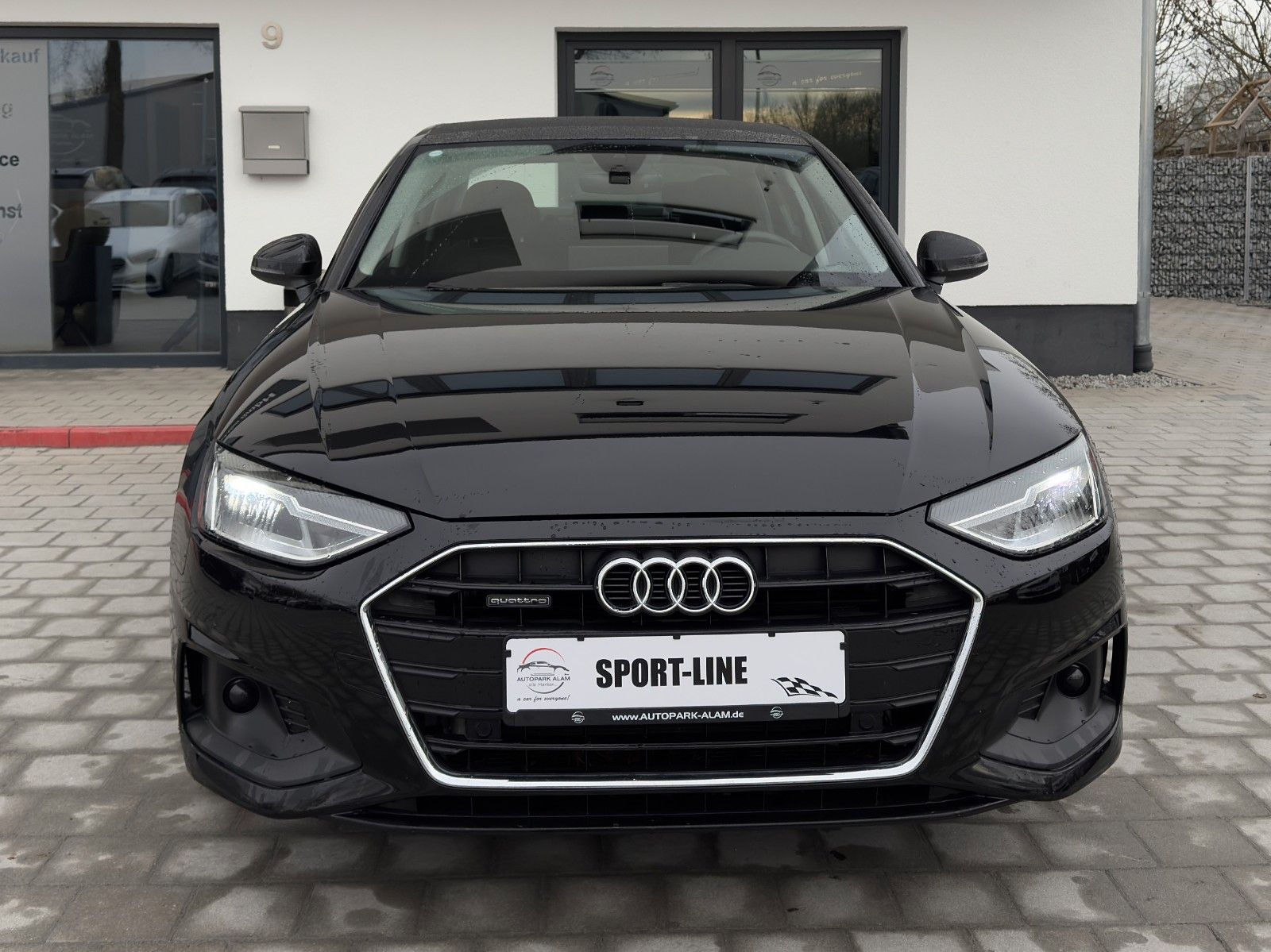 Audi A4 Lim. 40 TDI quattro S-Tr. - Samsaru's Car Outlet