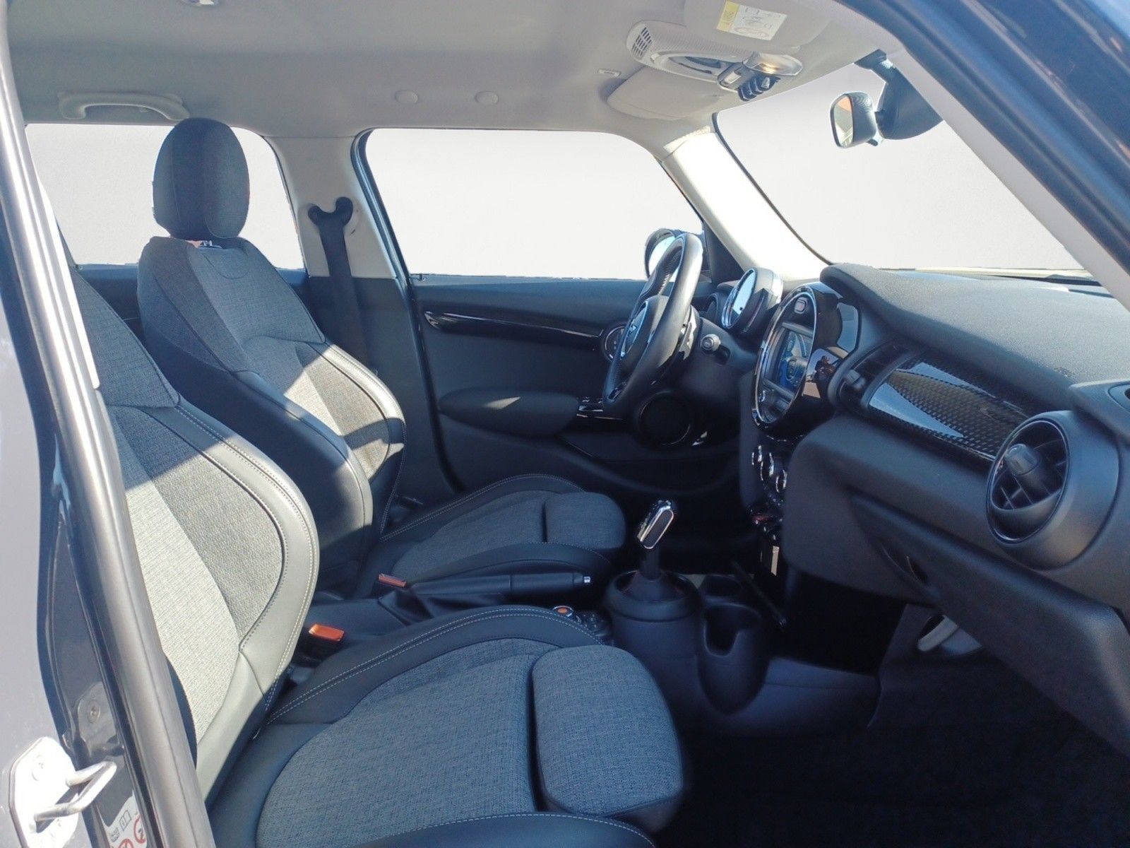 MINI Cooper S Sport Aut. - Samsaru's Car Outlet