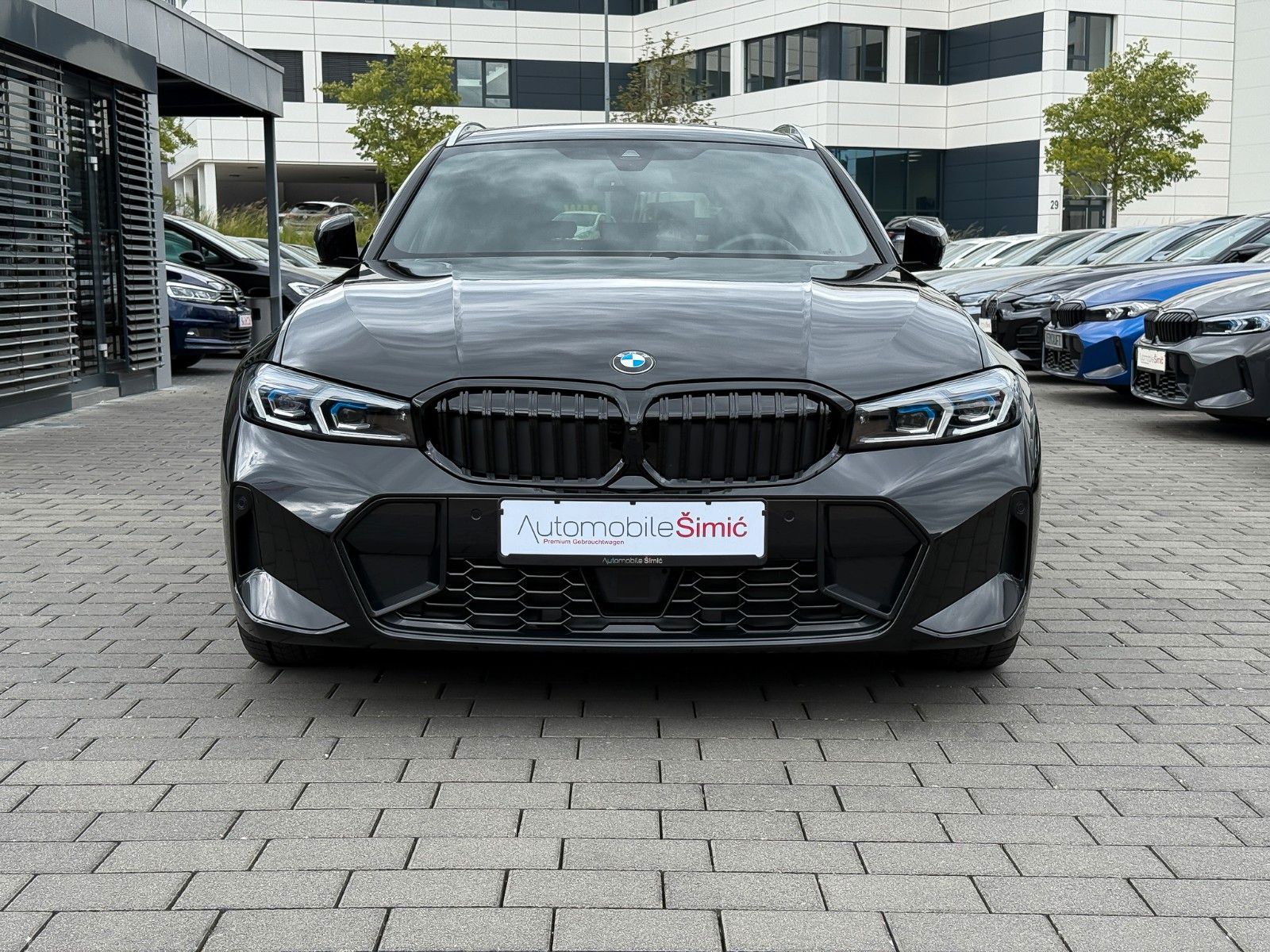 BMW 330 i M Sport - Samsaru's Car Outlet
