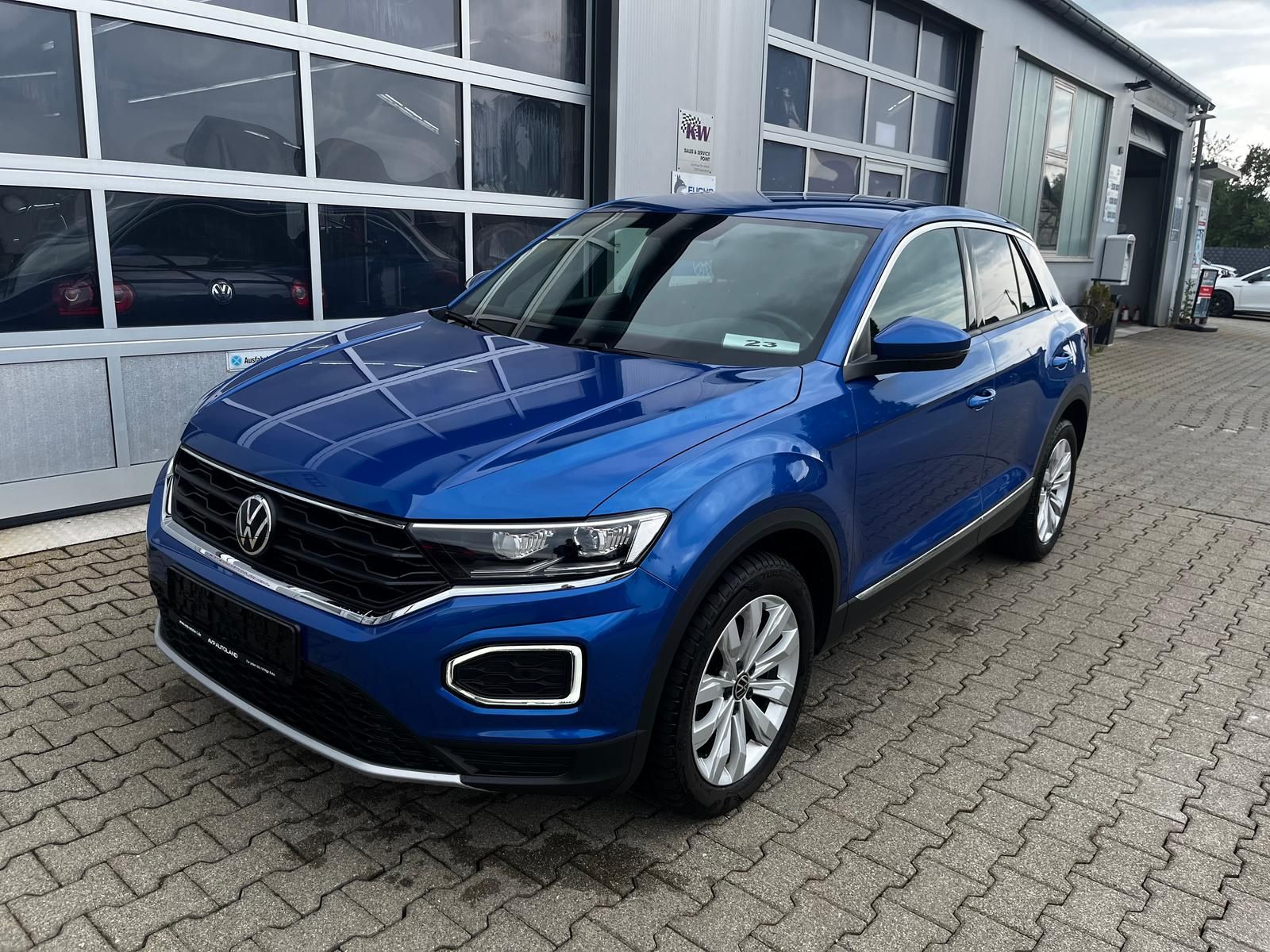 Volkswagen T-Roc 1.5 TSI Sport - Samsaru's Car Outlet