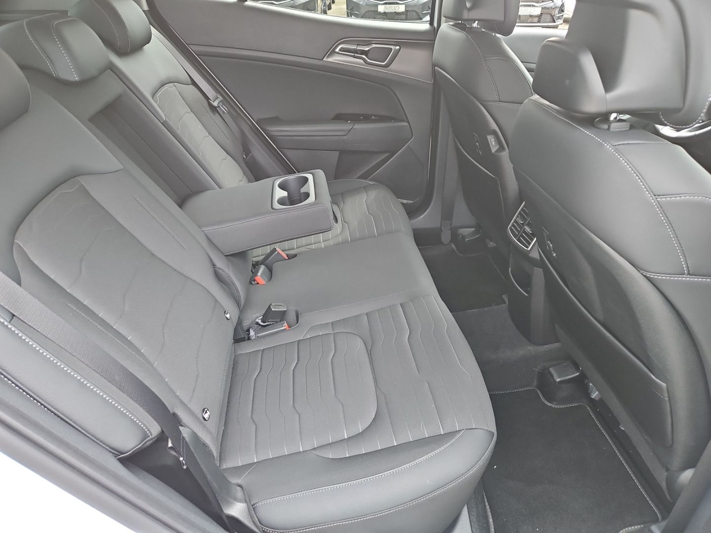 Kia Sportage 1.6T DCT AWD 48V Spirit+ - Samsaru's Car Outlet