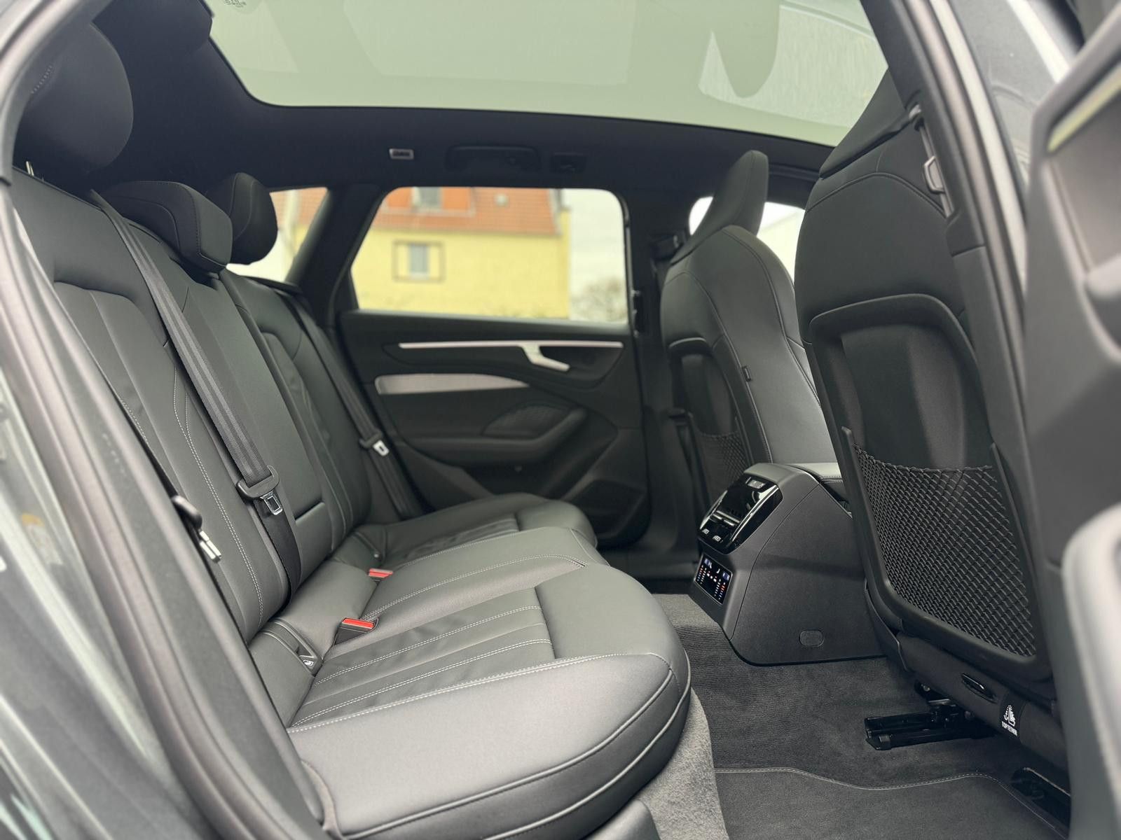 Audi A6 AVANT 2.0TDI 2x S LINE PANO 2xDISPLAY LEDER