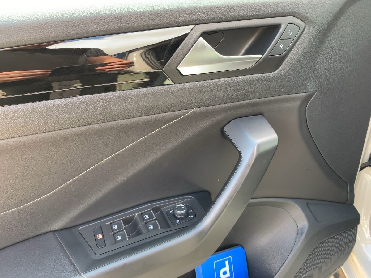Volkswagen T-Roc Style 2.0 TDI BLACK - Samsaru's Car Outlet