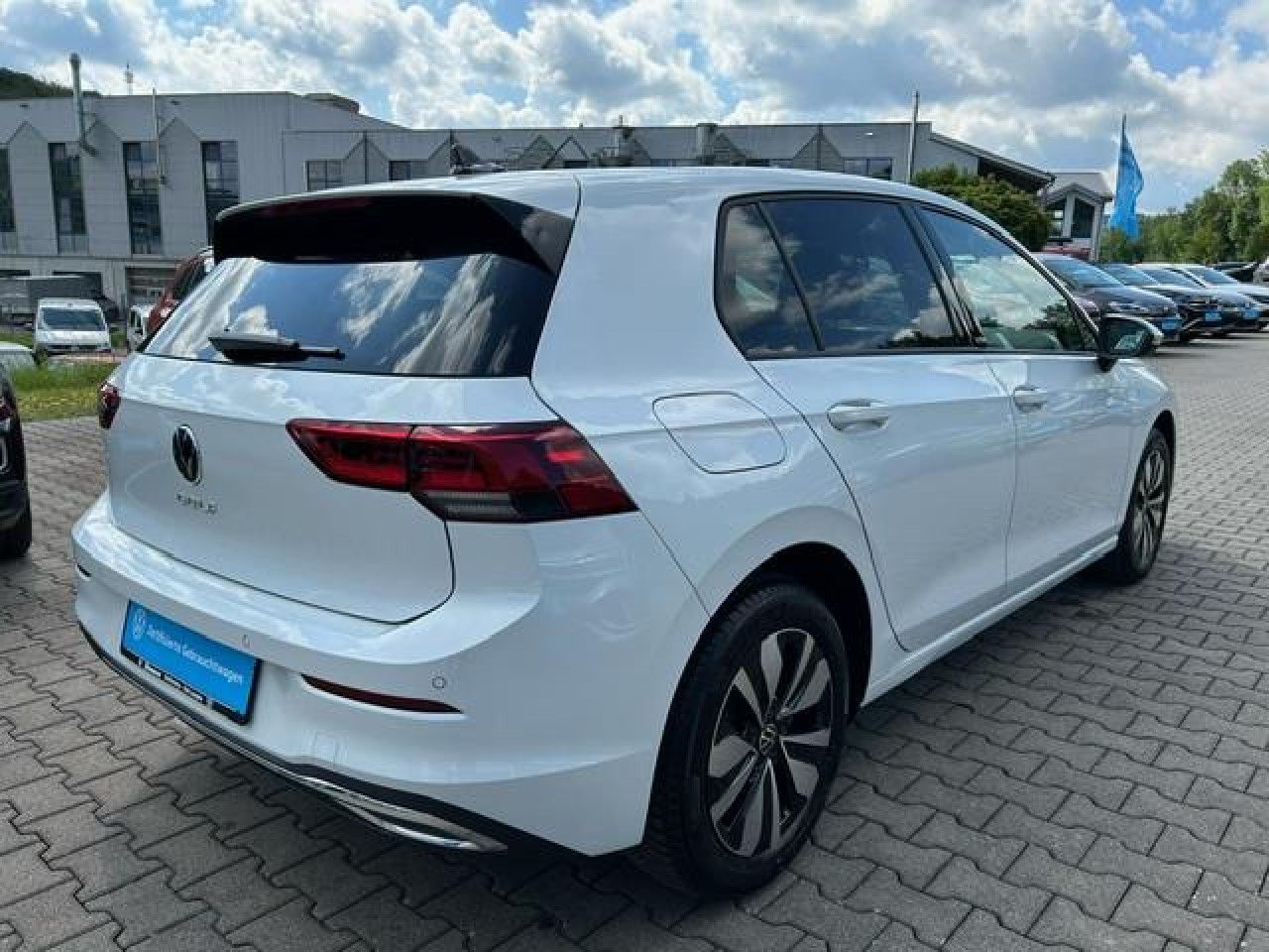Volkswagen Golf VIII Move 1.5 l TSI - Samsaru's Car Outlet