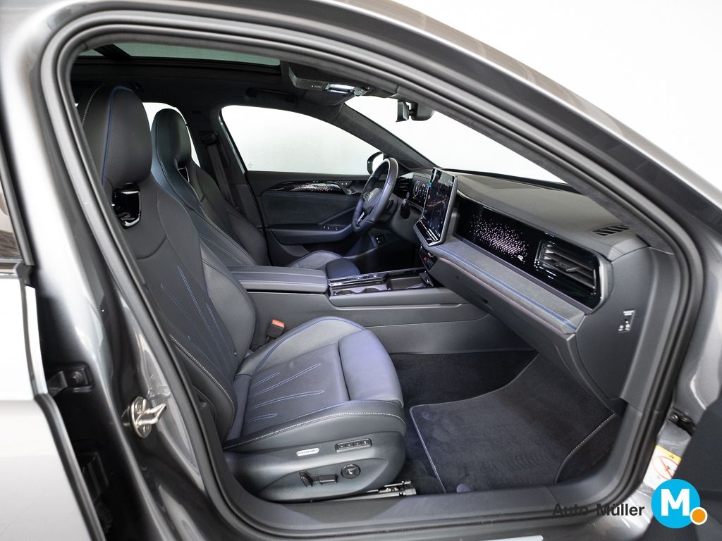 Volkswagen Passat TSI eHybrid DSG R-Line AHK Kamera Pano