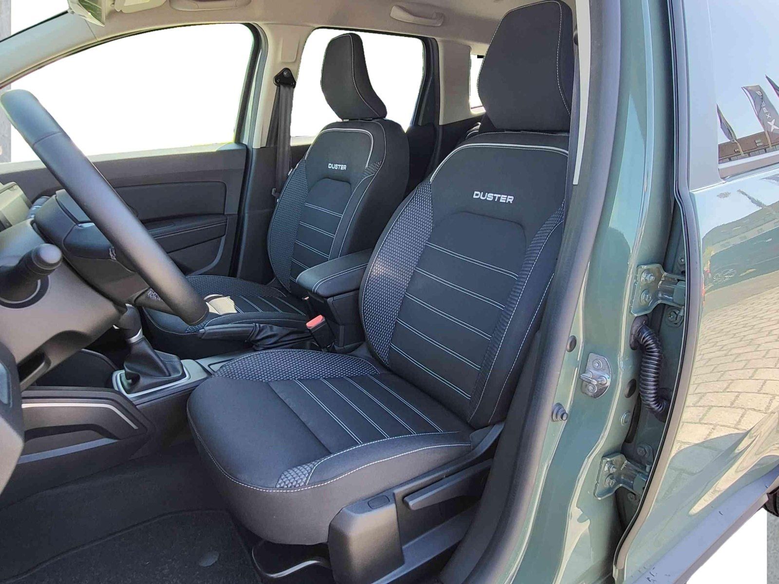 Dacia Duster 1.3 TCe 150 EDC Journey - Samsaru's Car Outlet
