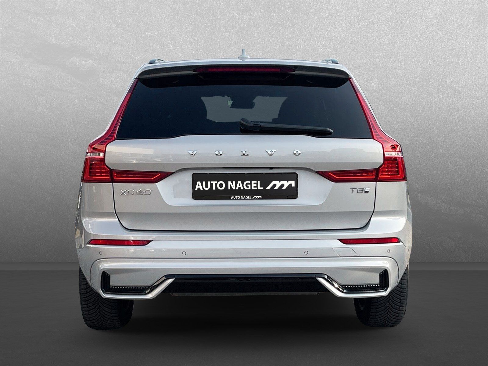 Volvo XC60 T8 AWD PHEV Plus Dark 360°+PANO+AHK+GJR