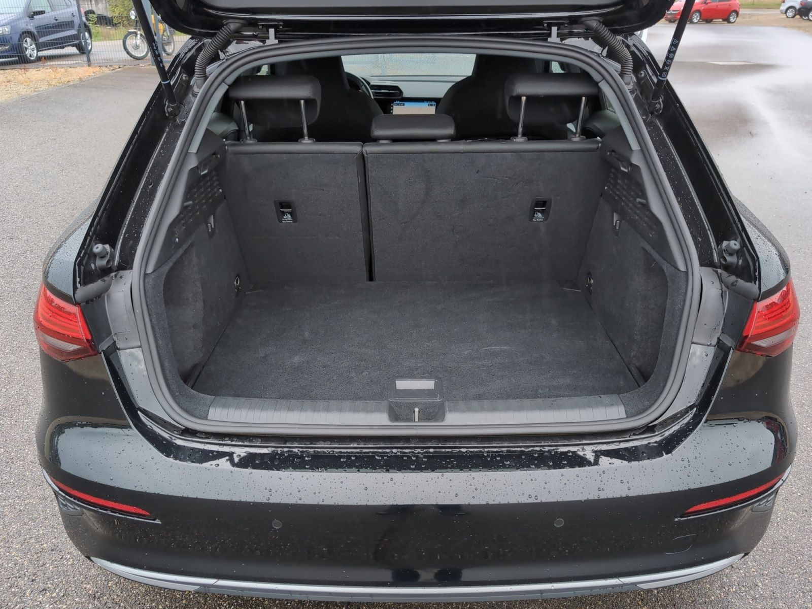 Audi A3 Sportback 30 TFSI S-Tronic Advanced, Sportsit